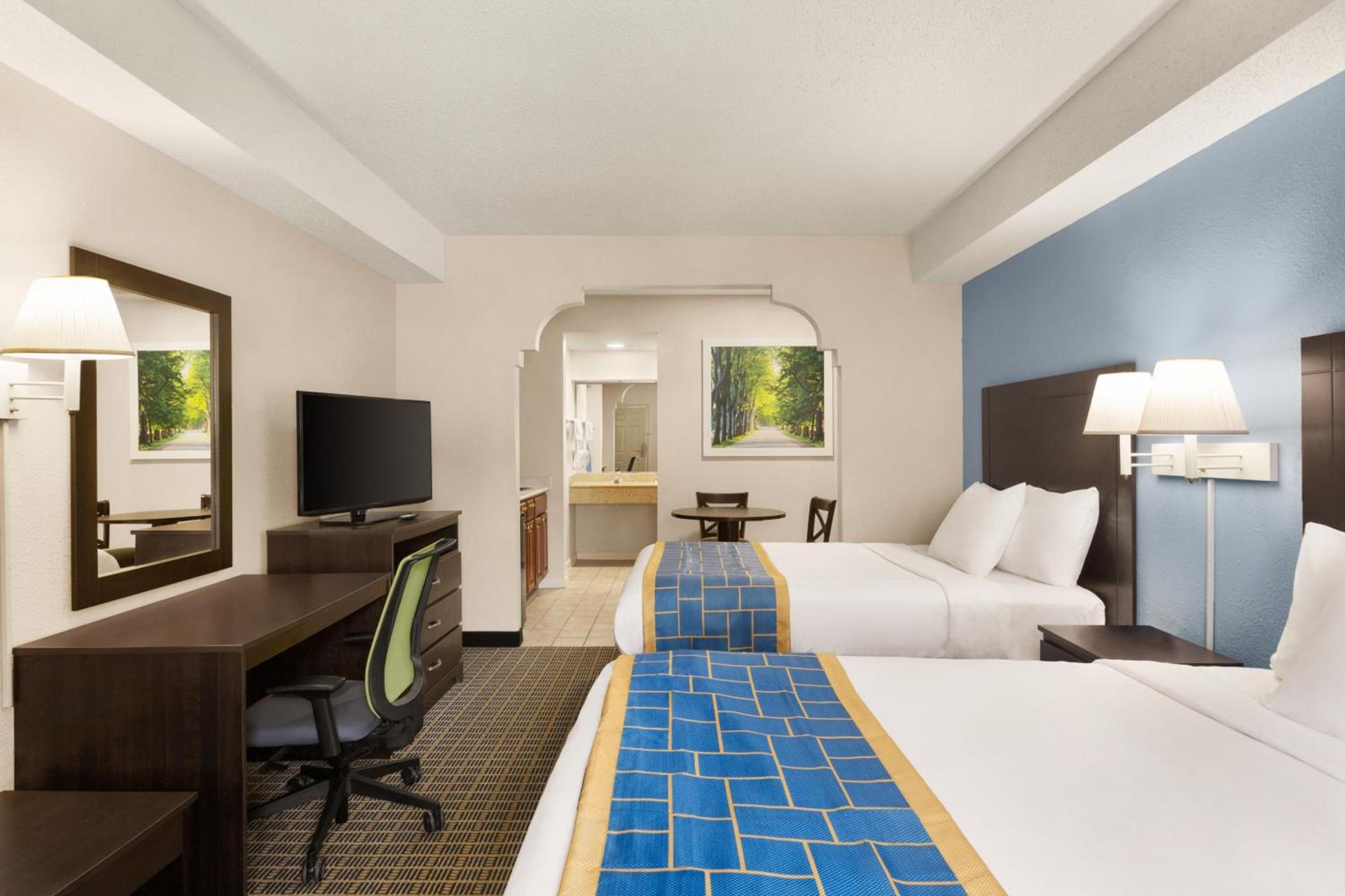 Days Inn & Suites by Wyndham Savannah Midtown photo 51