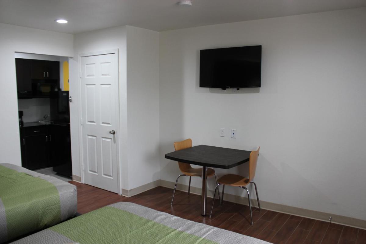 Studio 6-Houston, TX - East photo 22