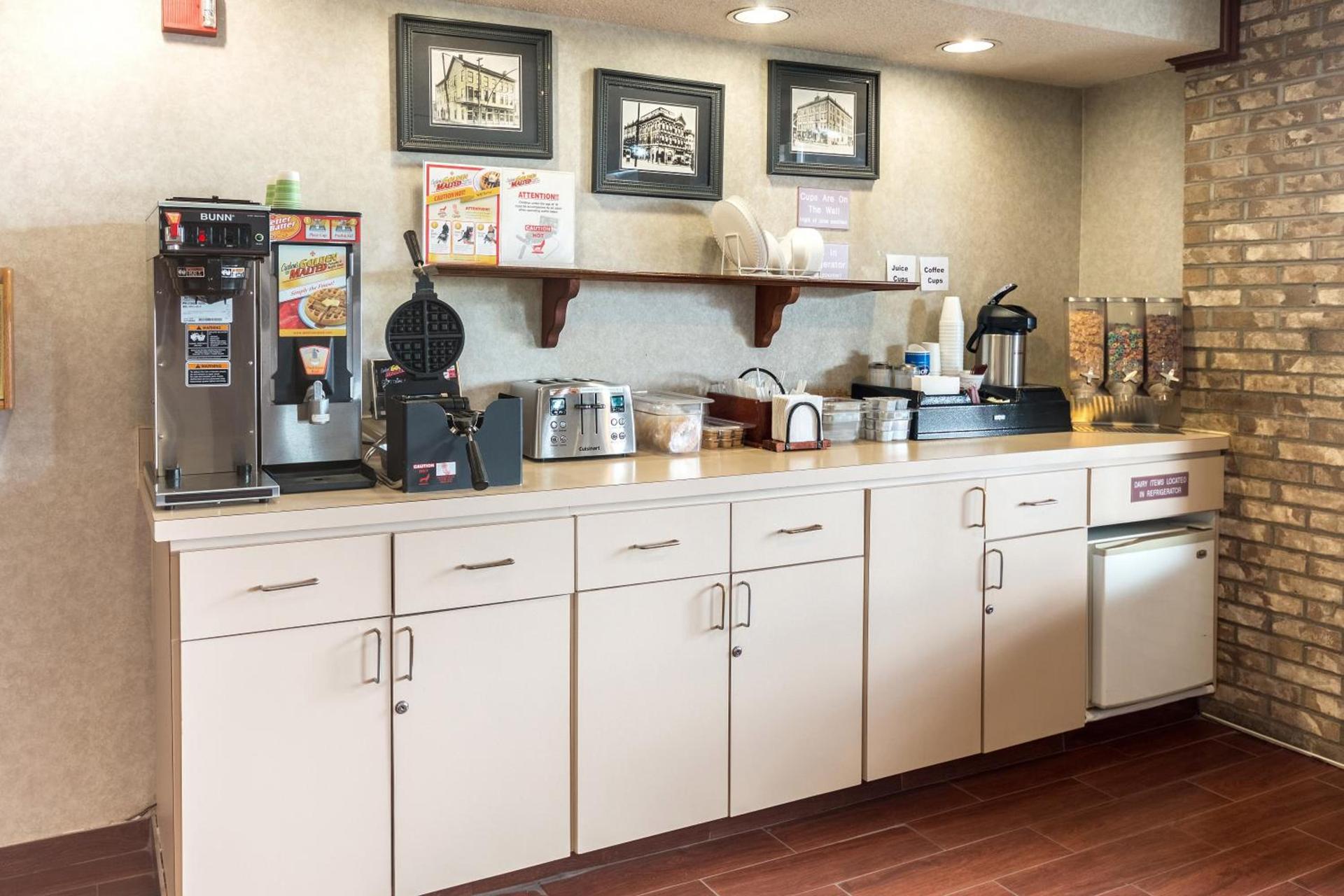 Quality Express Inn & Suites photo 9
