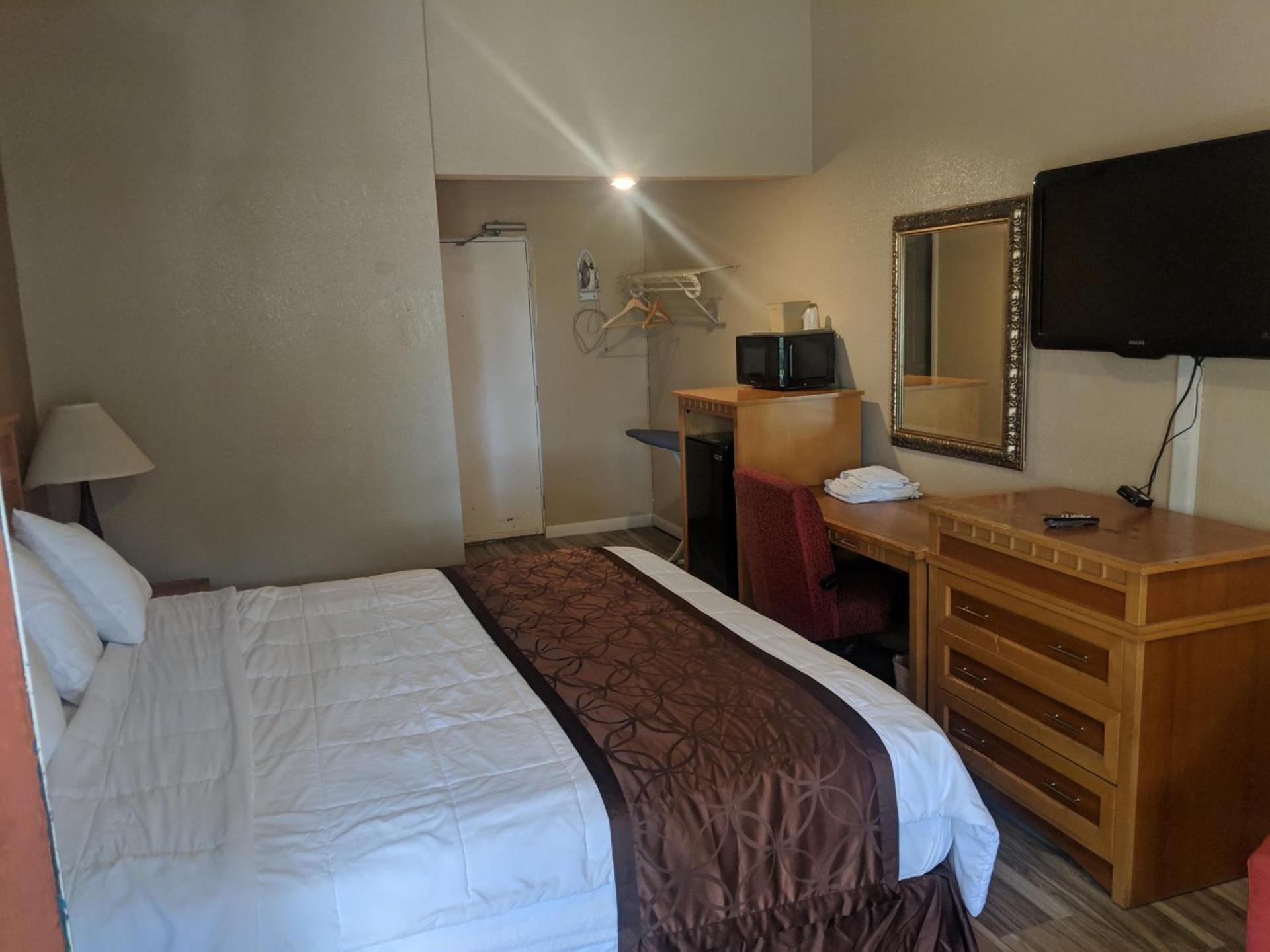 A-1 Budget Motel photo 11