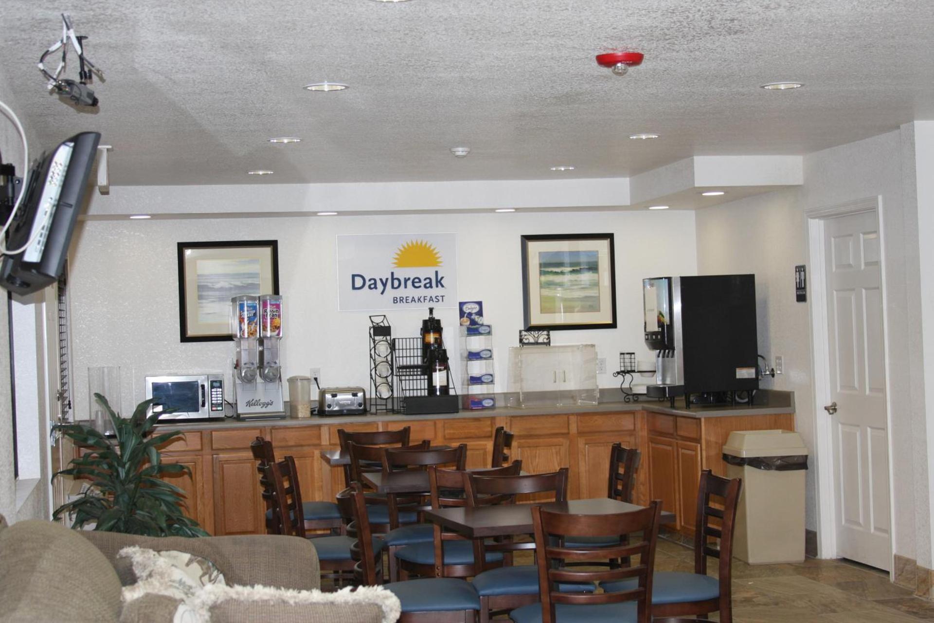 Days Inn & Suites by Wyndham Needles photo 28