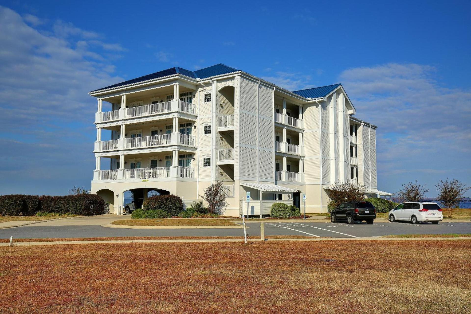 Waterside Resort photo 4