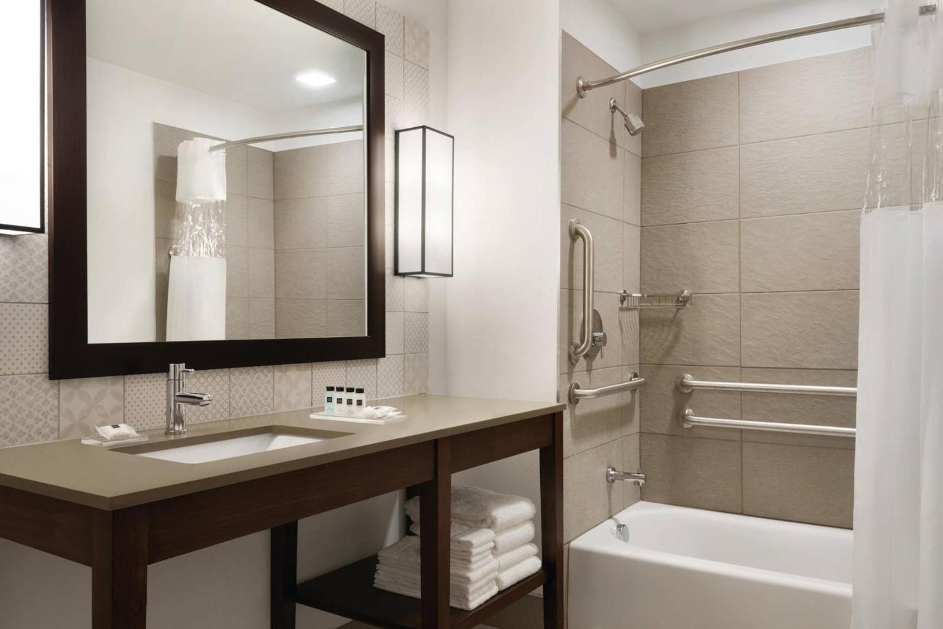 Country Inn & Suites by Radisson, Ft Atkinson, WI photo 50