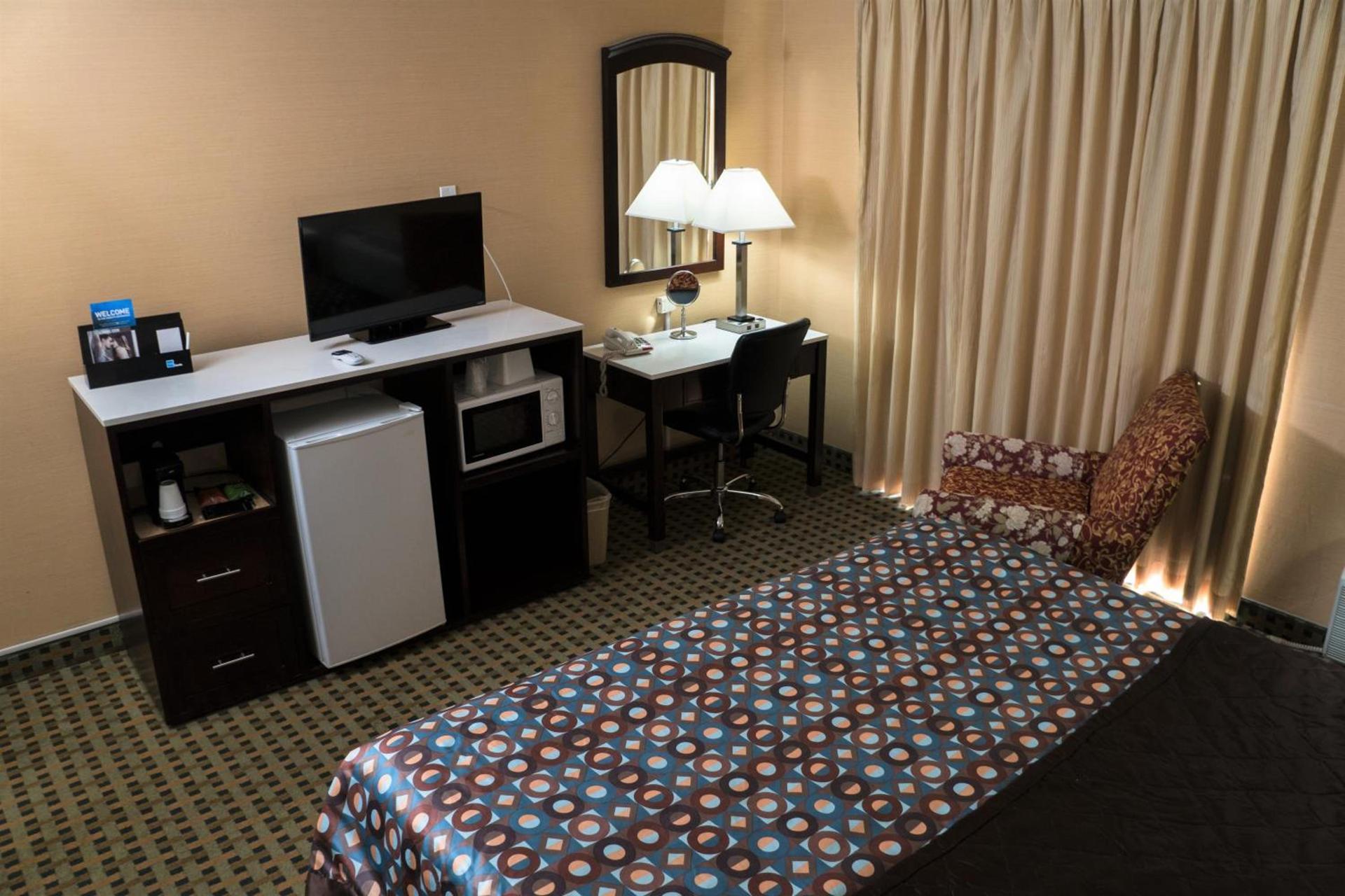 California Inn Barstow photo 24
