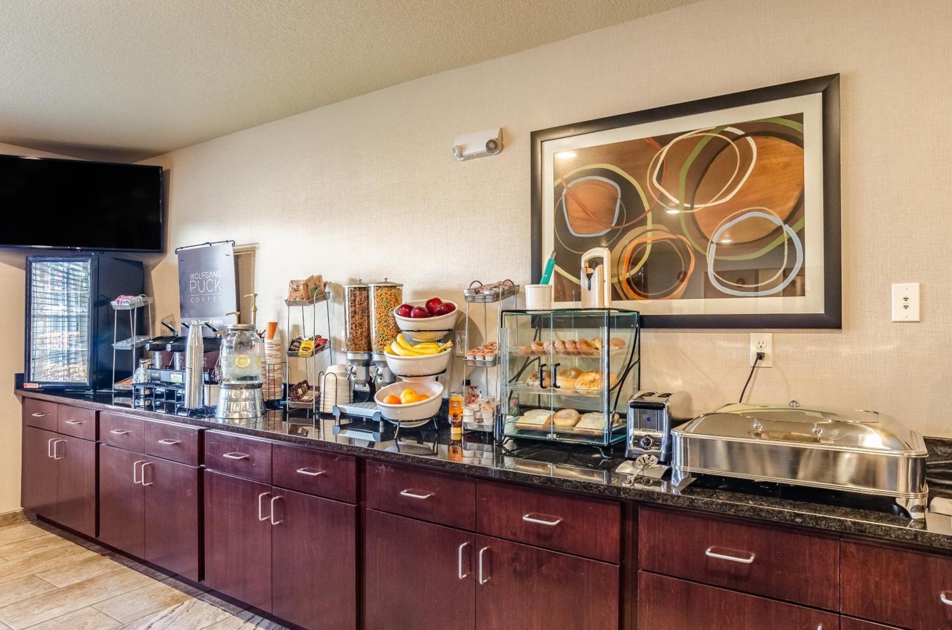 Cobblestone Inn & Suites - Bridgeport photo 8