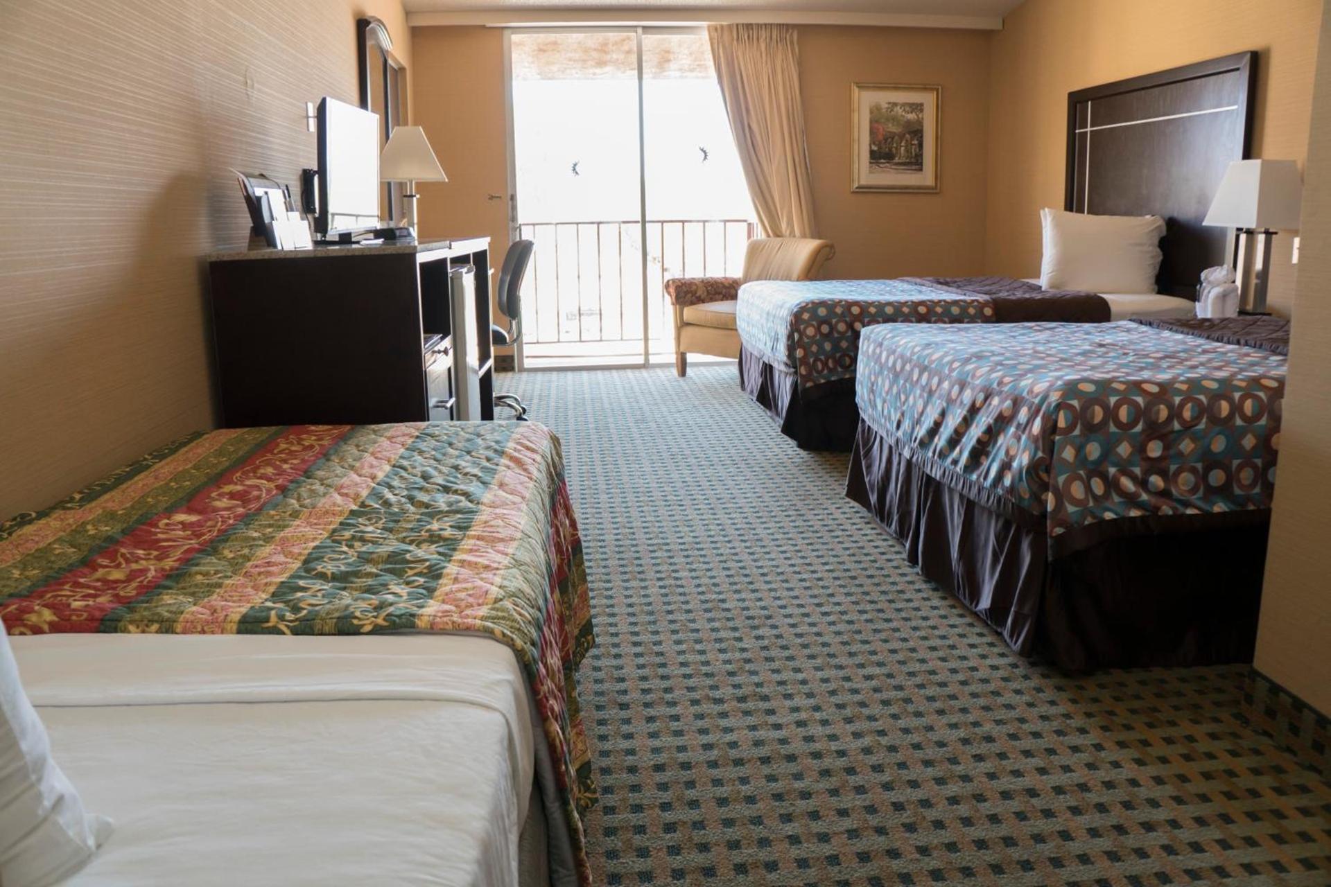 California Inn Barstow photo 20