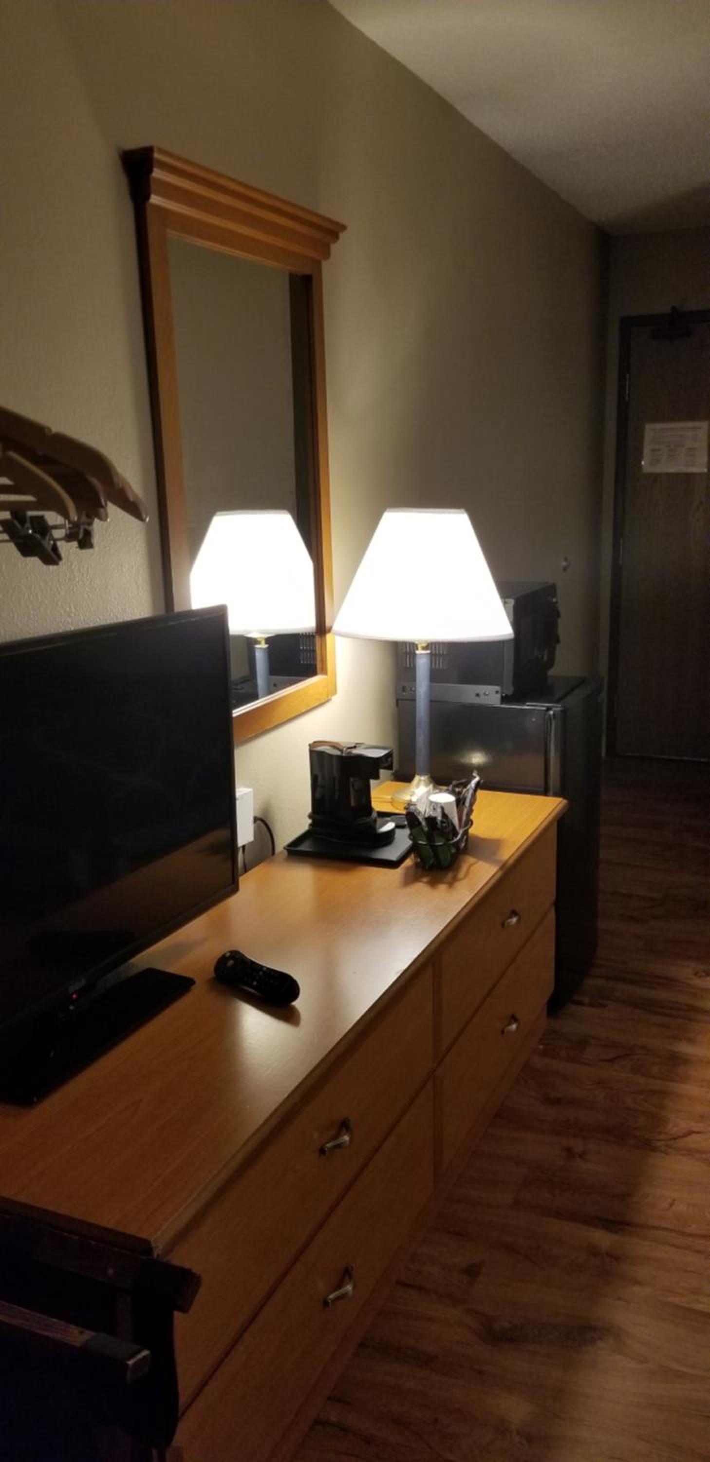 Super 8 by Wyndham East Stroudsburg - Poconos photo 11