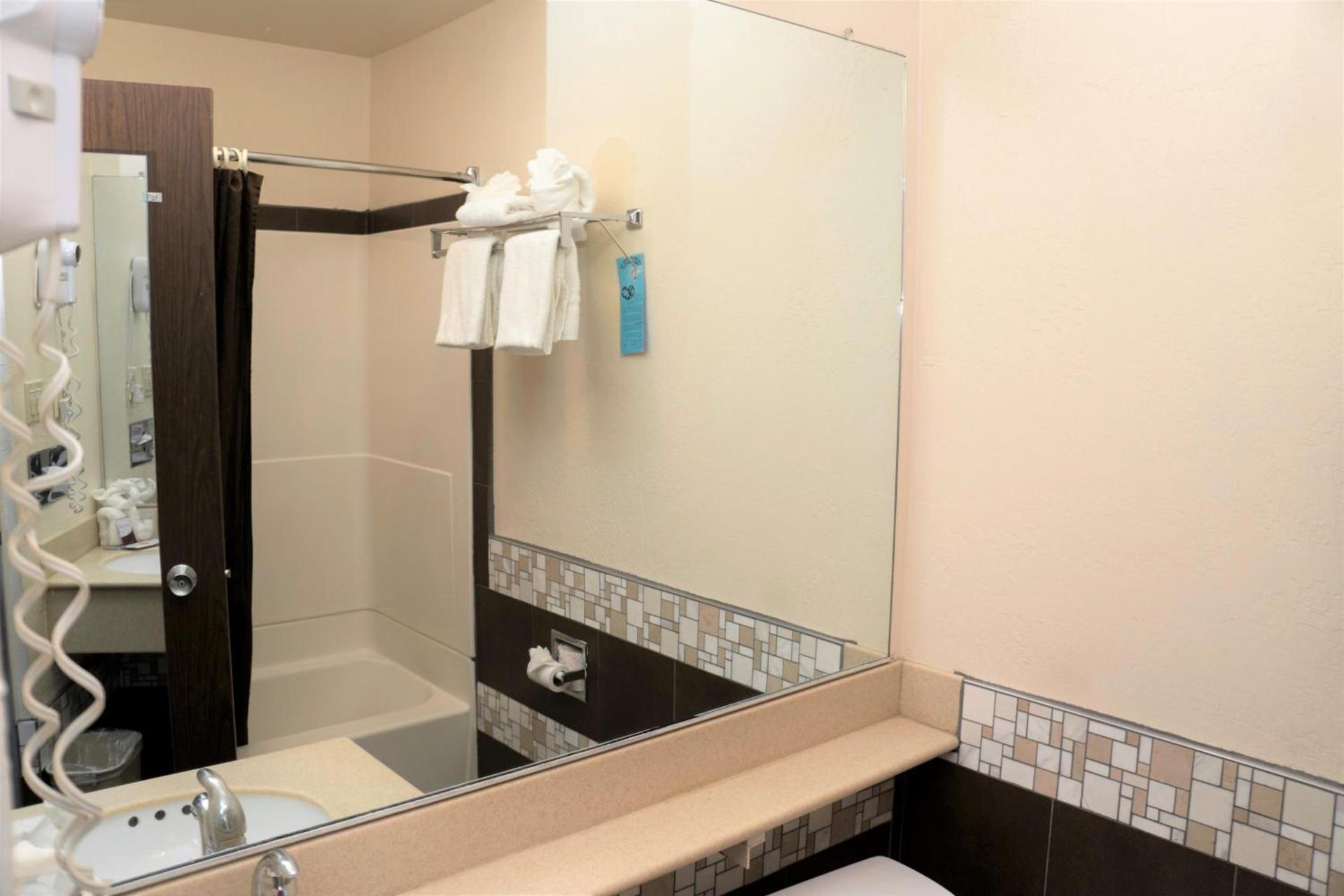 California Inn Barstow photo 12