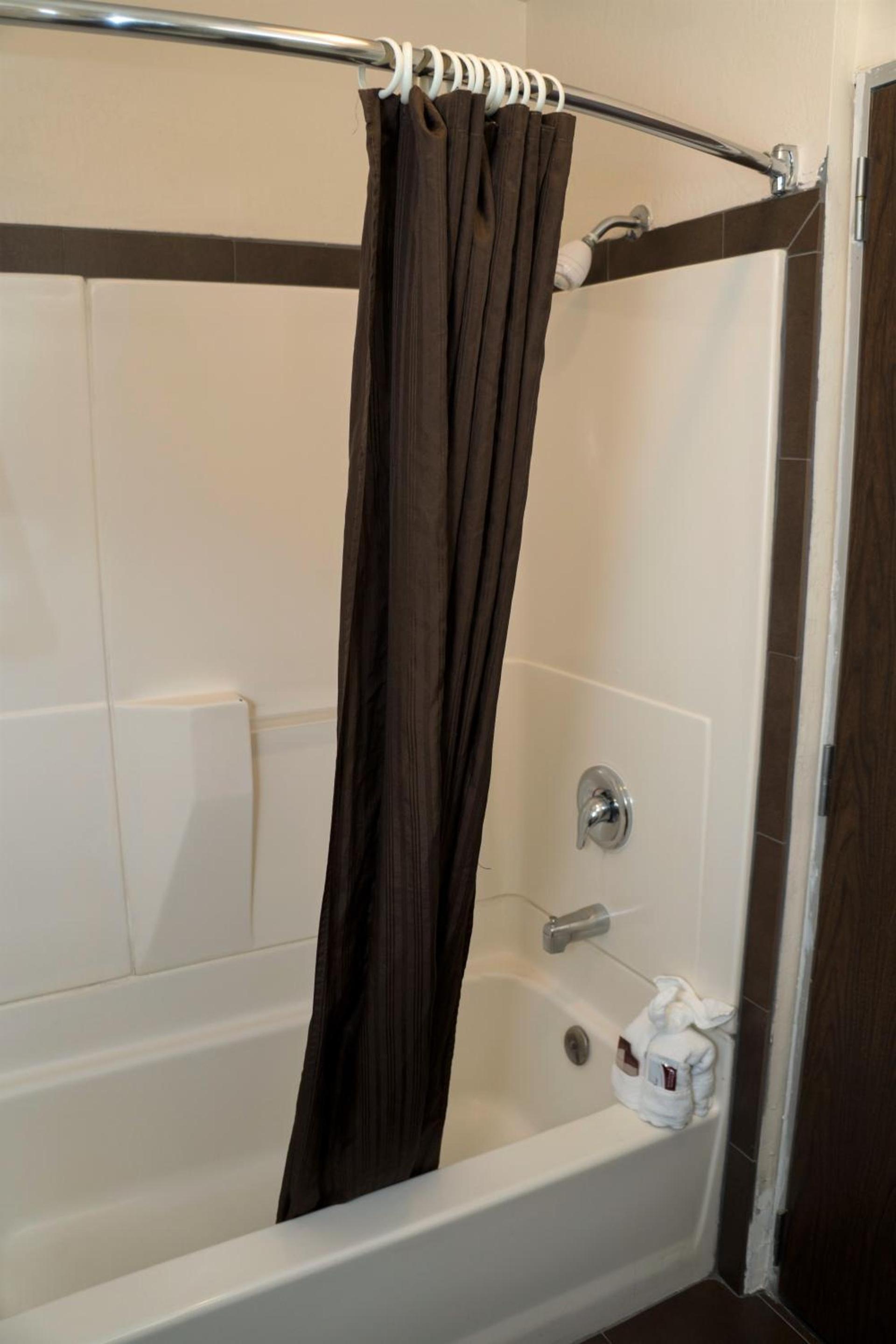California Inn Barstow photo 11