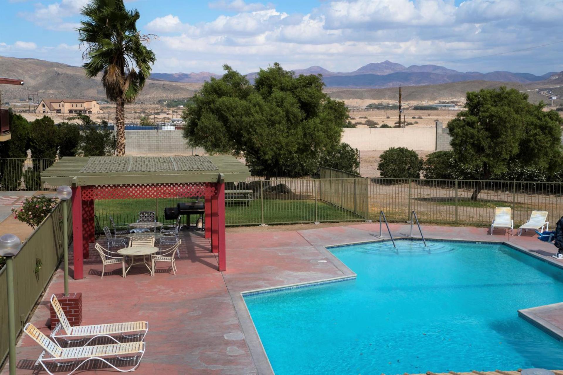 California Inn Barstow photo 7