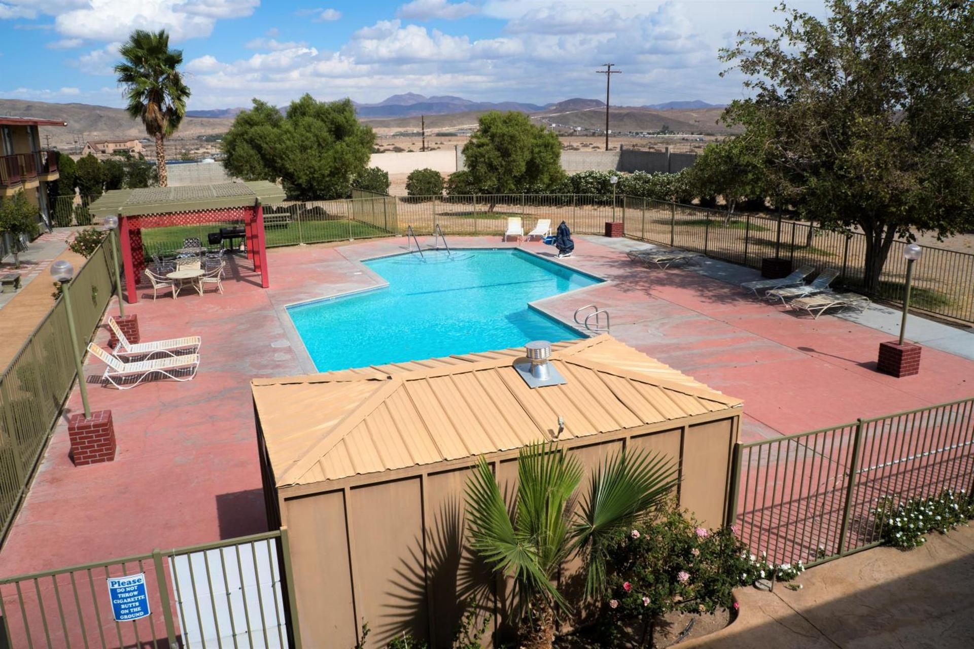 California Inn Barstow photo 8
