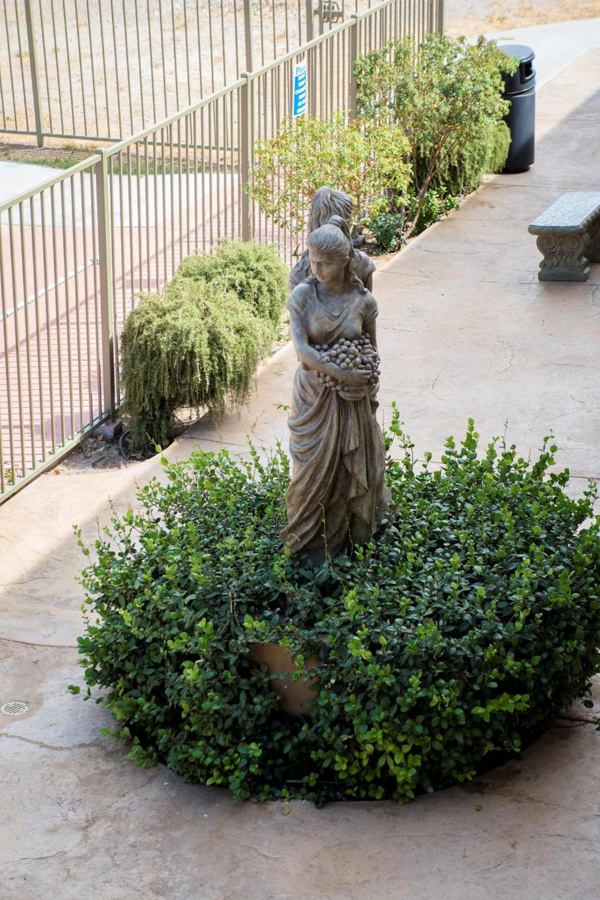 California Inn Barstow photo 9