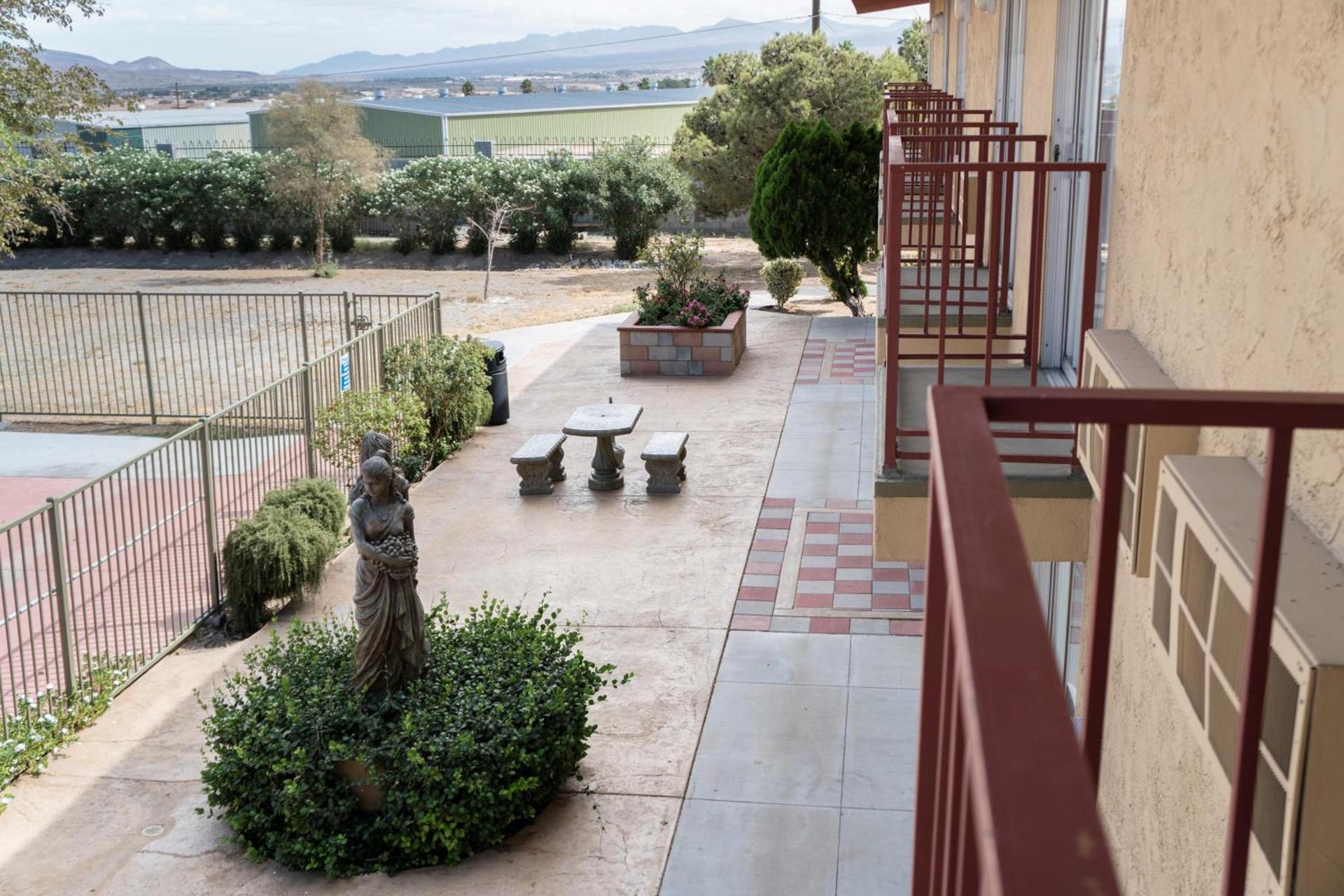 California Inn Barstow photo 5