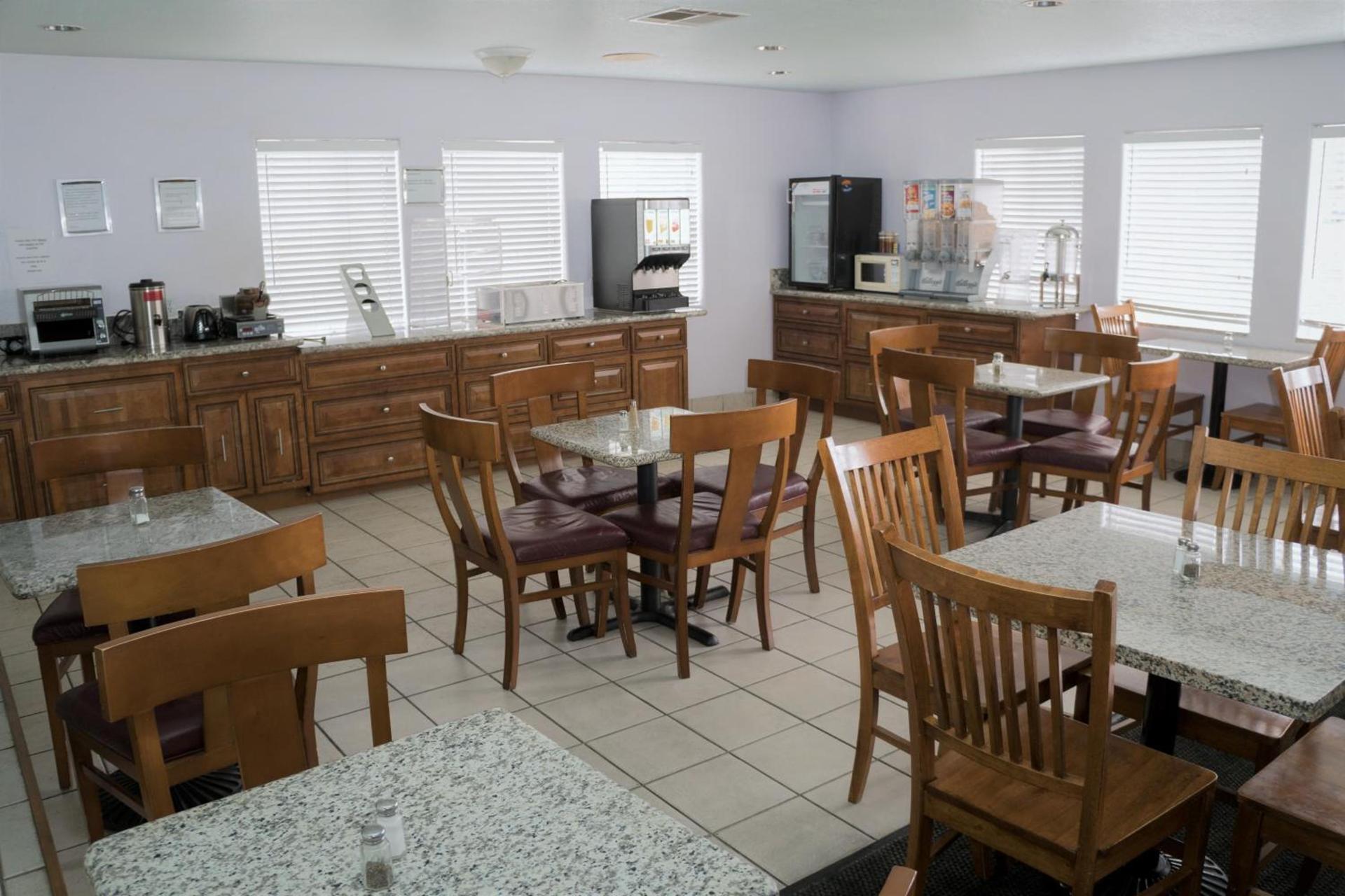 California Inn Barstow photo 31