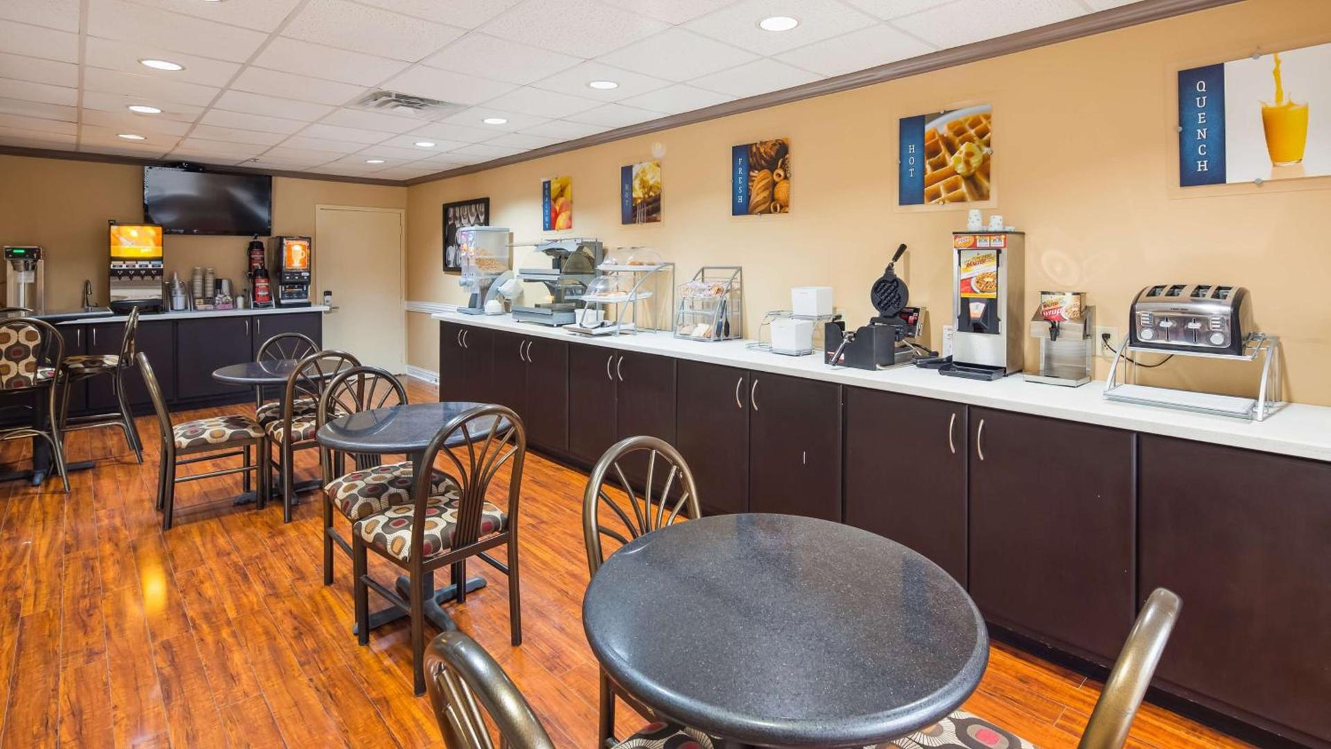 SureStay Plus Hotel by Best Western Alvin photo 21