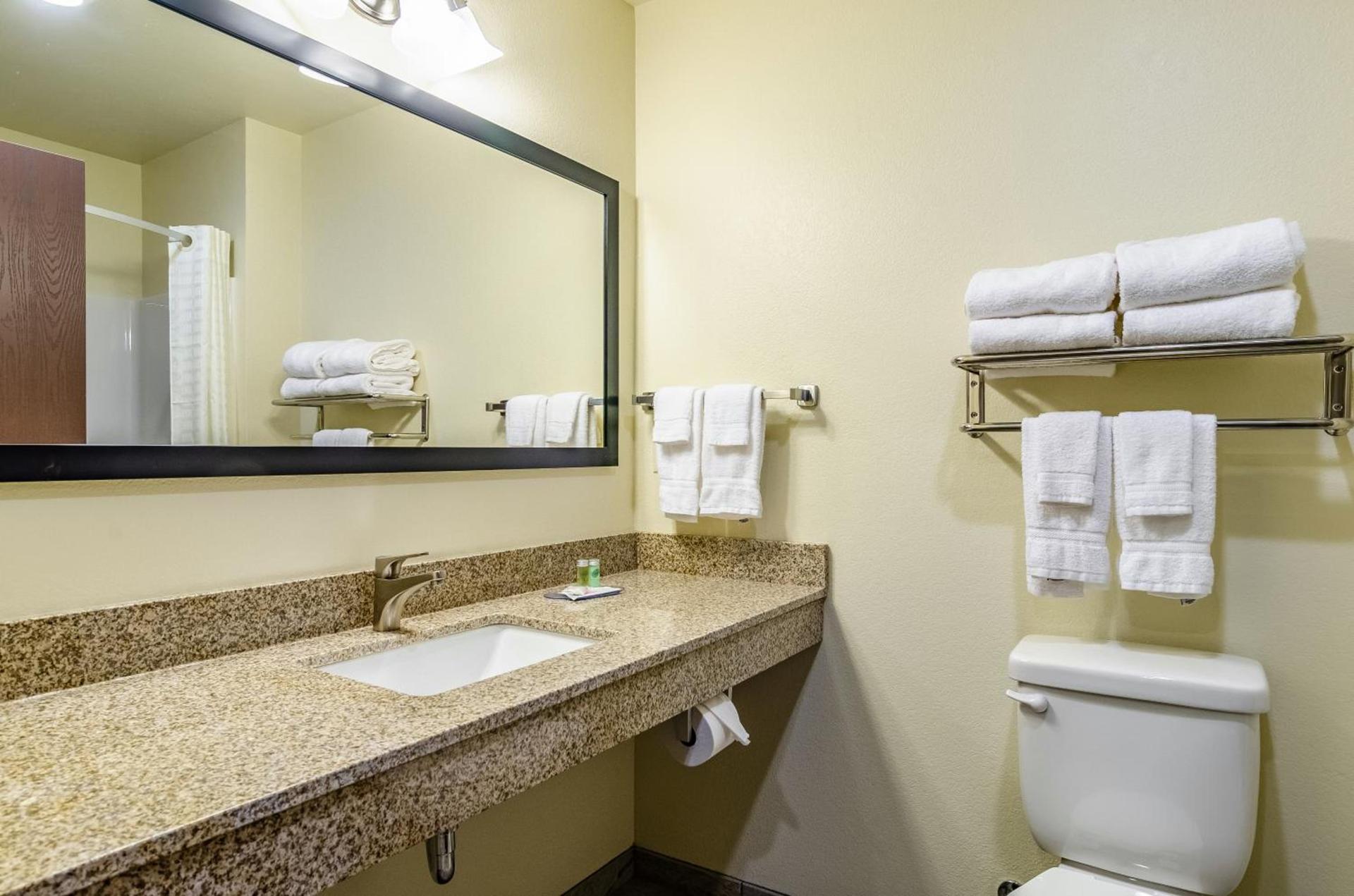 Cobblestone Inn & Suites - Bridgeport photo 17