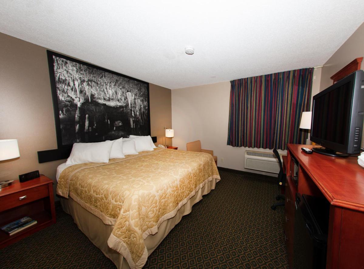 Super 8 by Wyndham St Charles photo 24