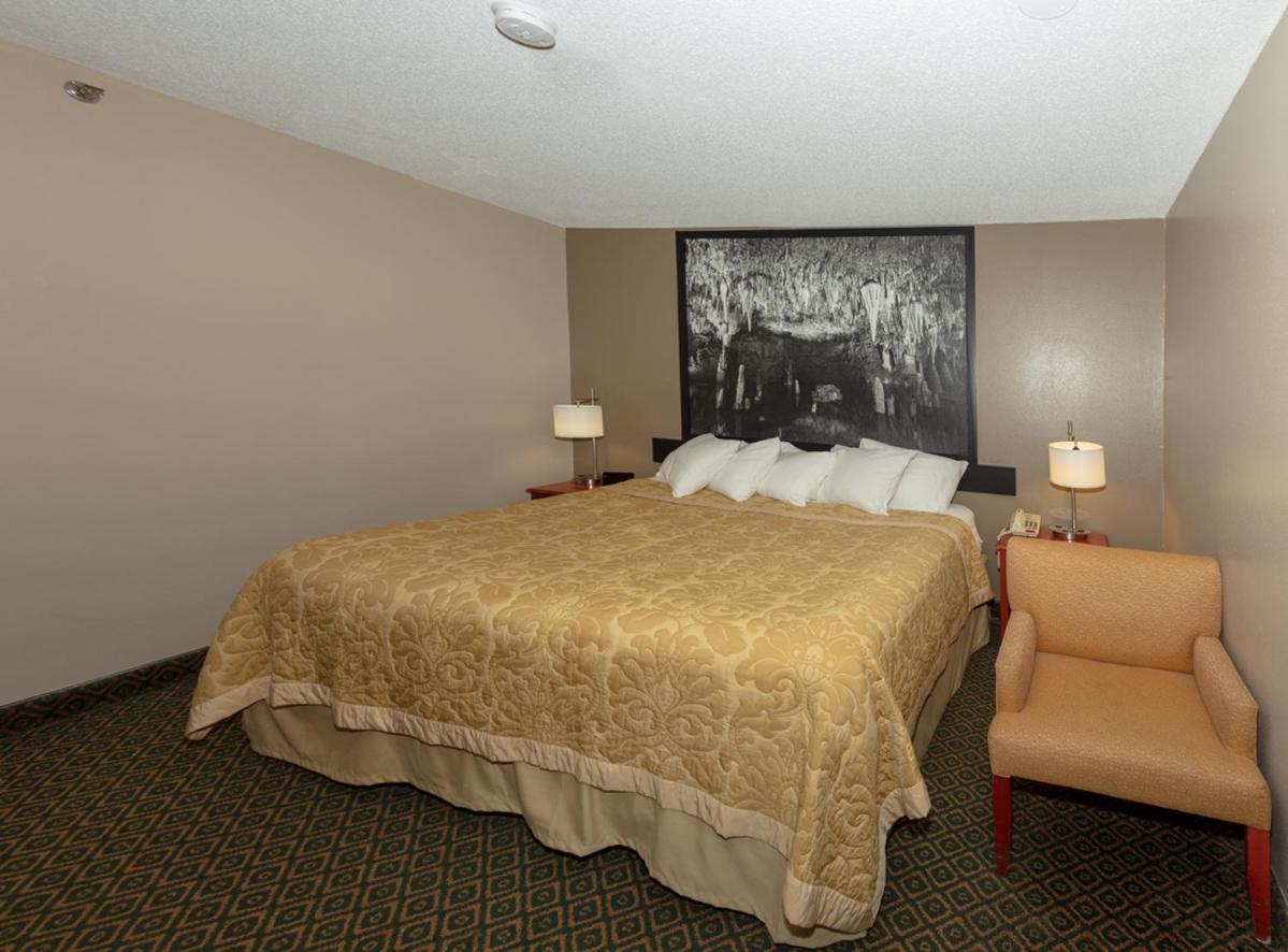 Super 8 by Wyndham St Charles photo 23