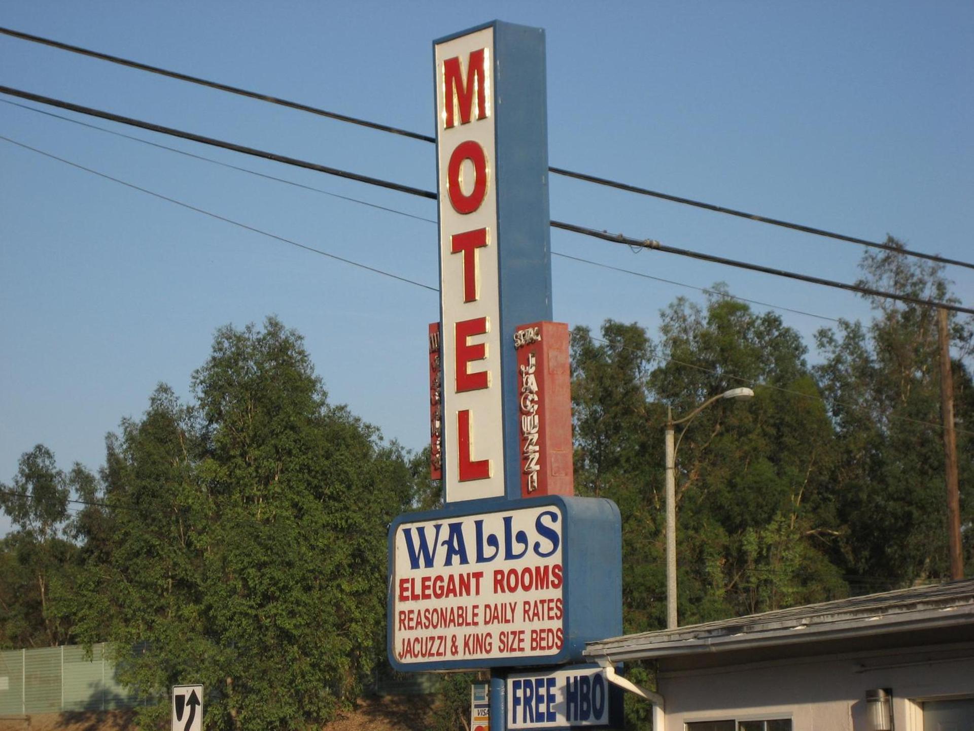 Walls Motel Long Beach photo 1
