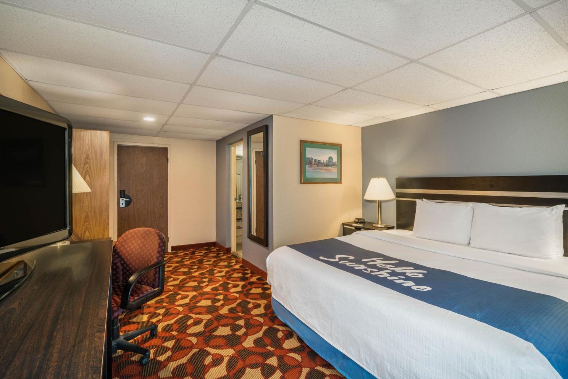 Days Inn By Wyndham Carlisle North photo 59