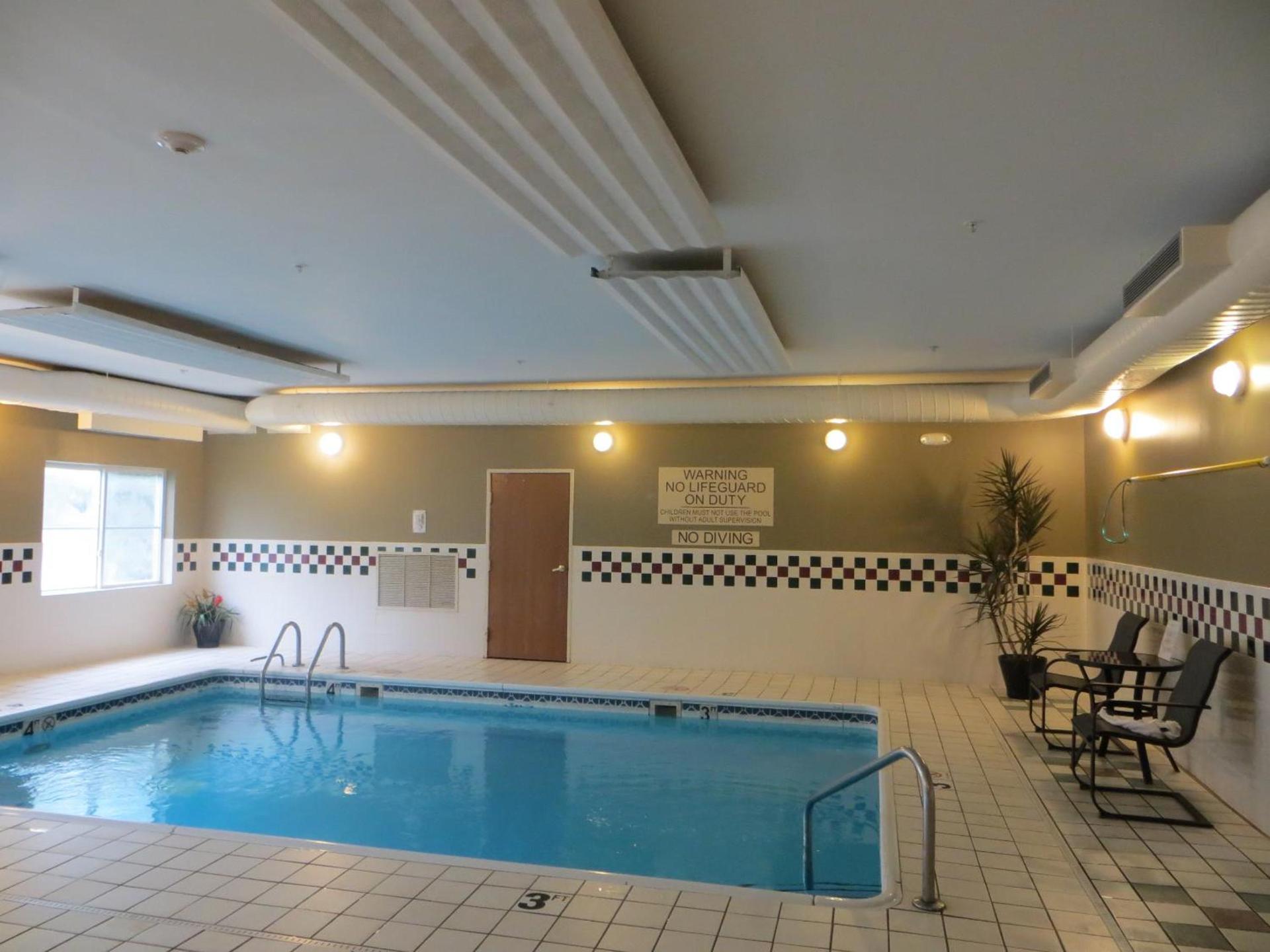 Country Inn & Suites by Radisson, Gurnee, IL photo 49