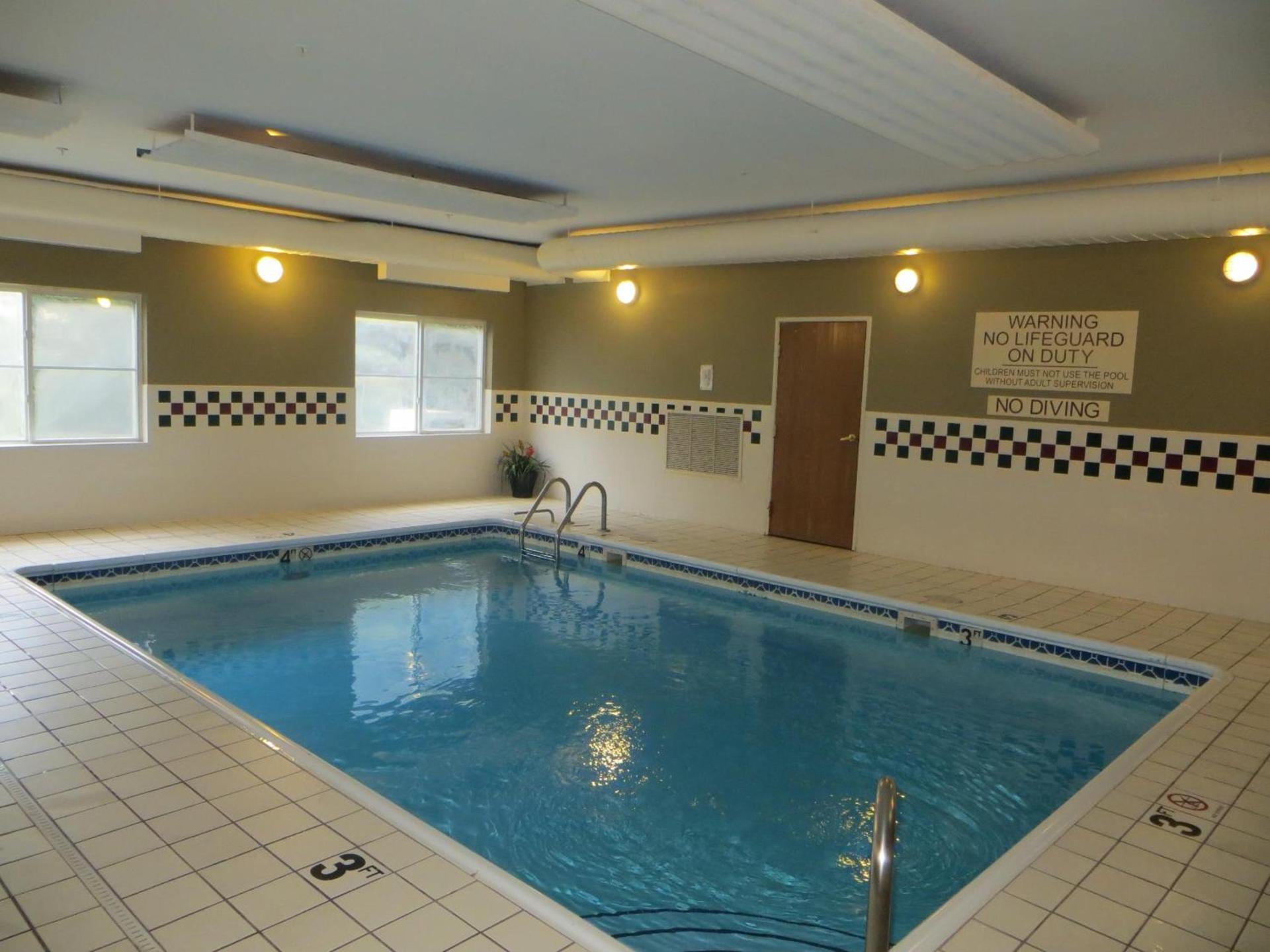 Country Inn & Suites by Radisson, Gurnee, IL photo 48