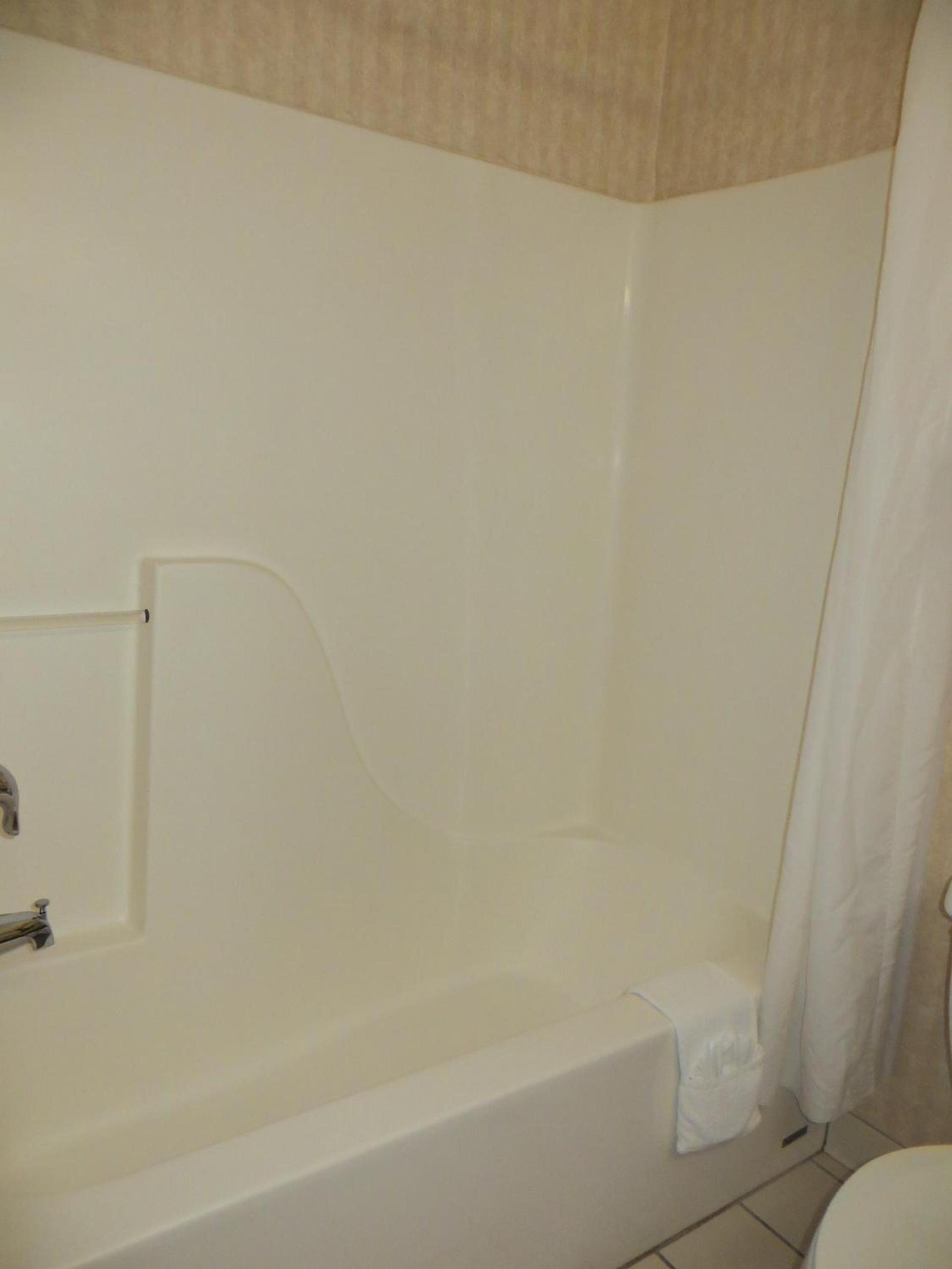 Country Inn & Suites by Radisson, Gurnee, IL photo 56