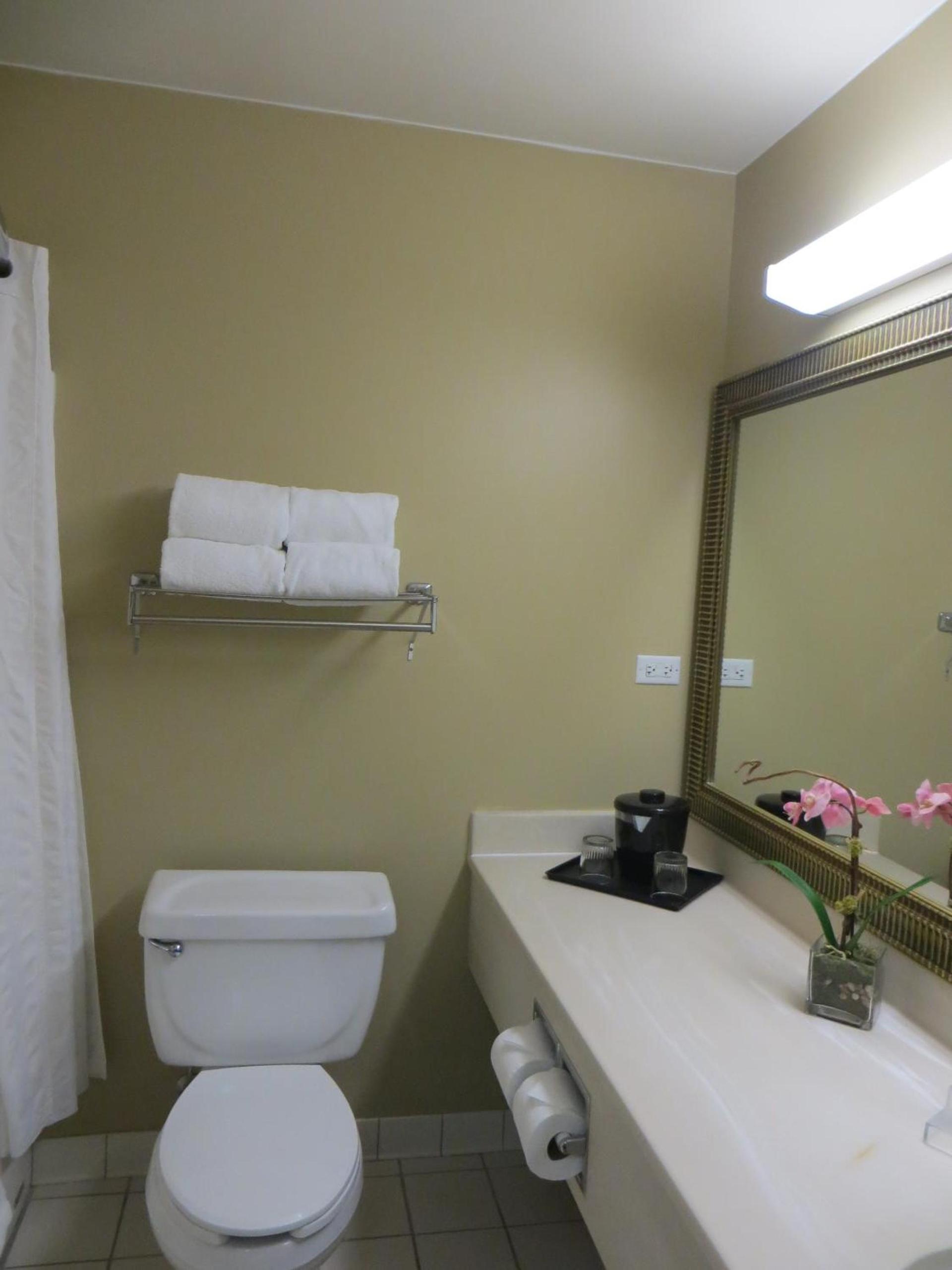 Country Inn & Suites by Radisson, Gurnee, IL photo 53