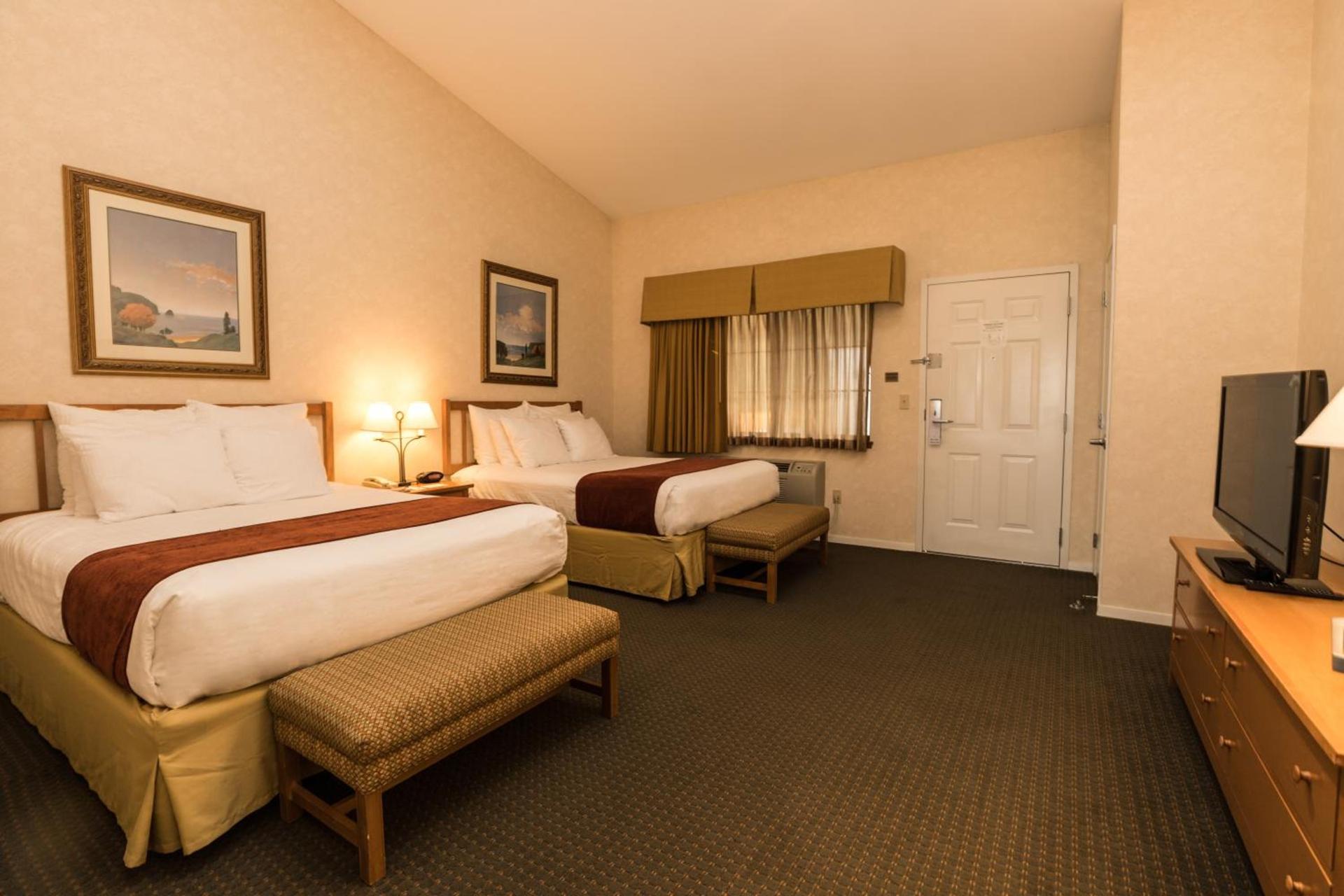 Lakeside Lodge and Suites photo 35