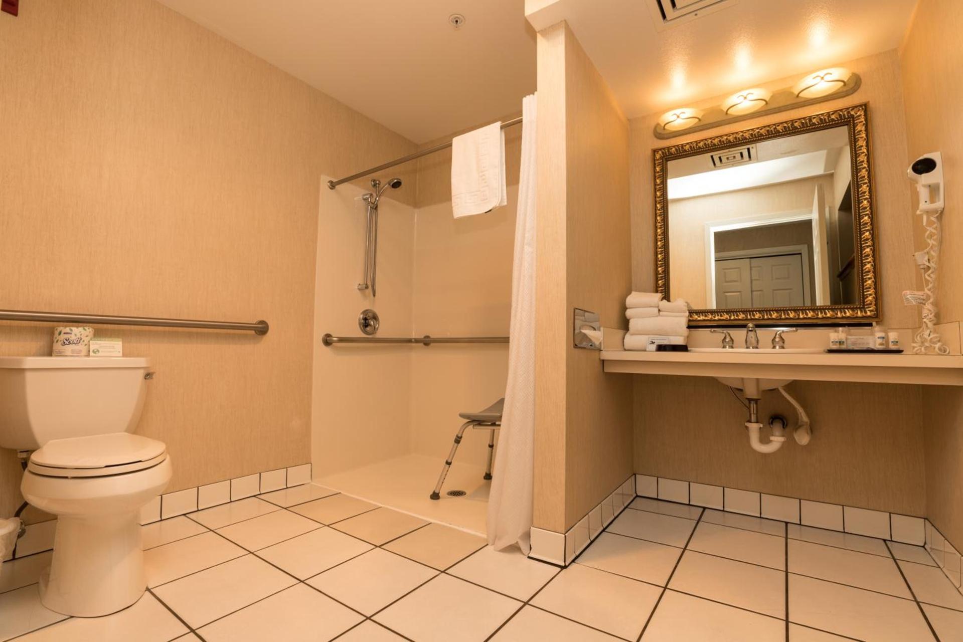Lakeside Lodge and Suites photo 30