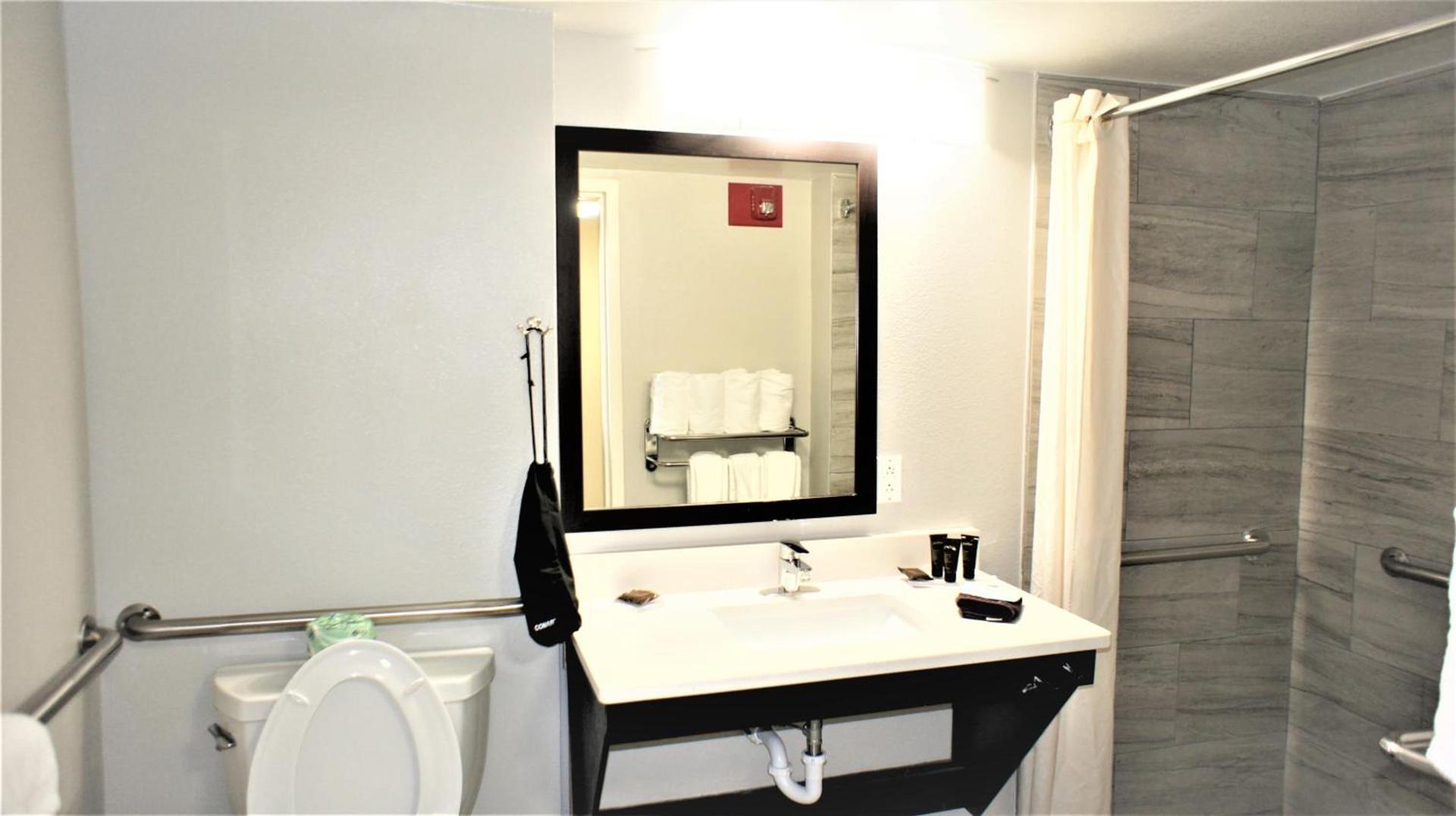 Wingate by Wyndham - Chattanooga photo 18