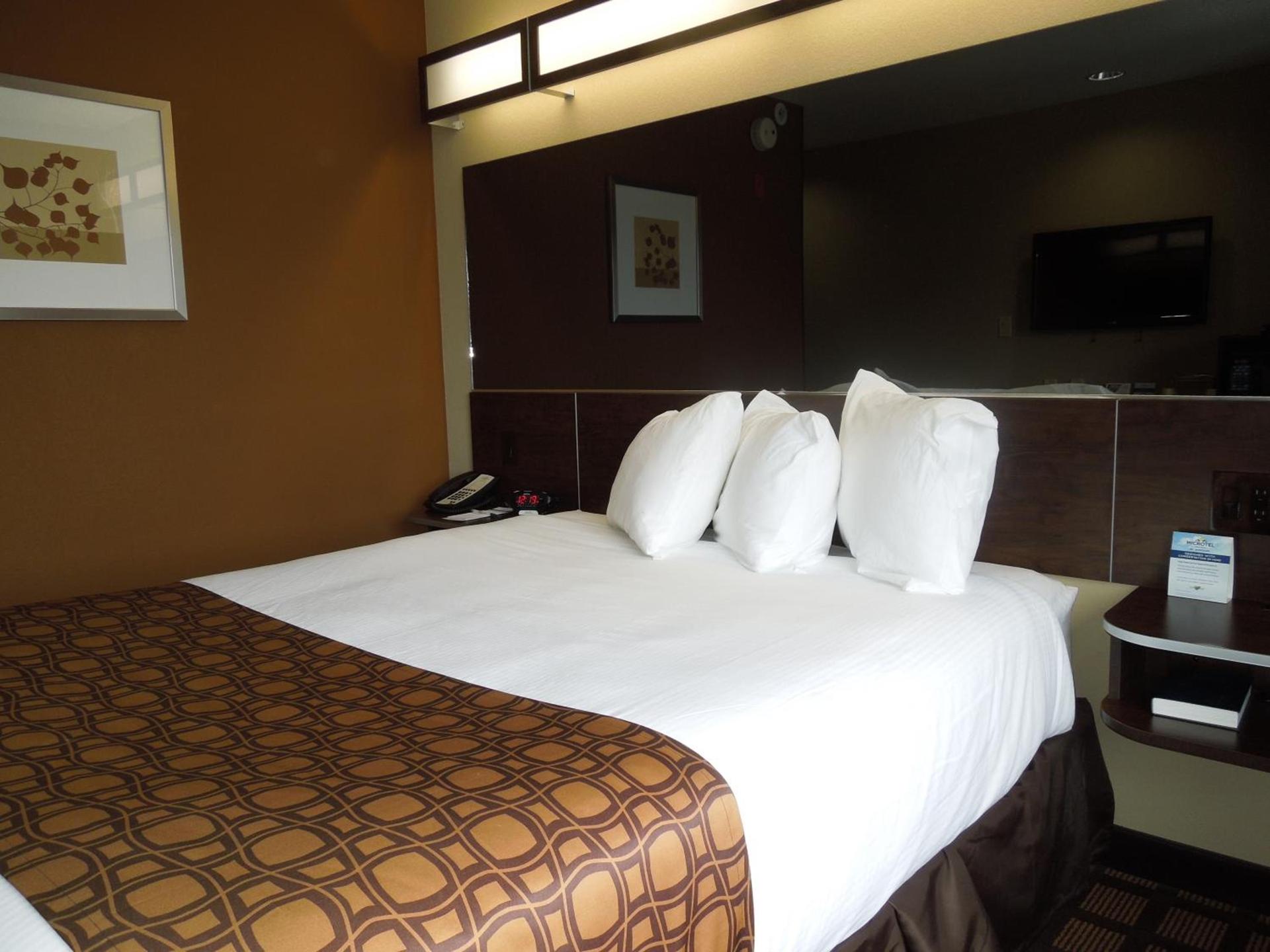 Microtel Inn and Suites North Canton photo 14
