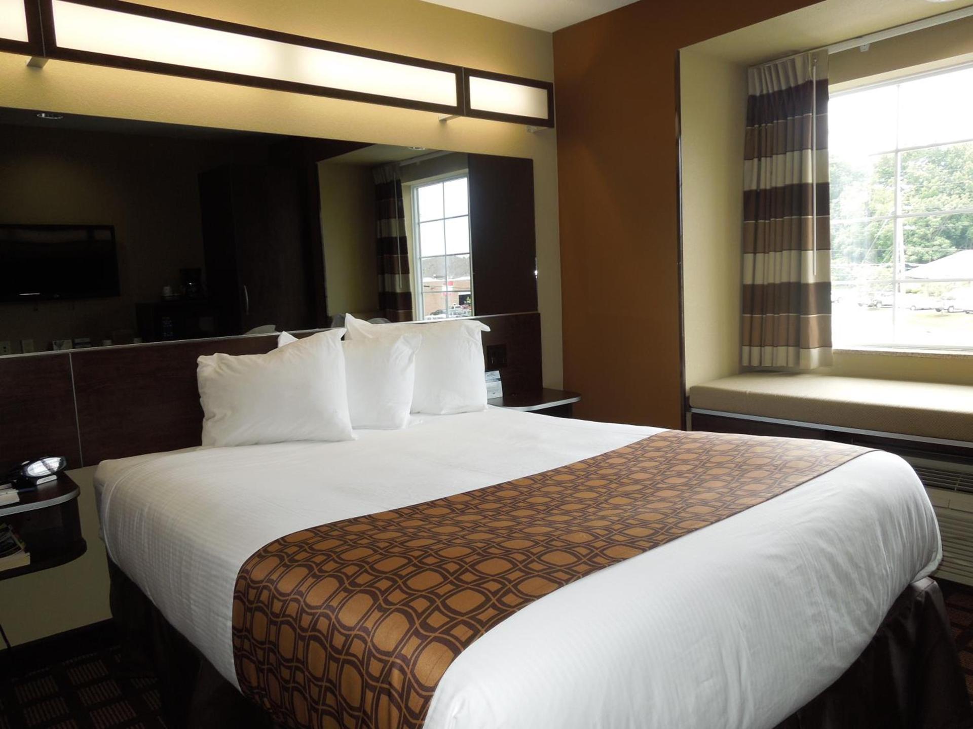 Microtel Inn and Suites North Canton photo 11