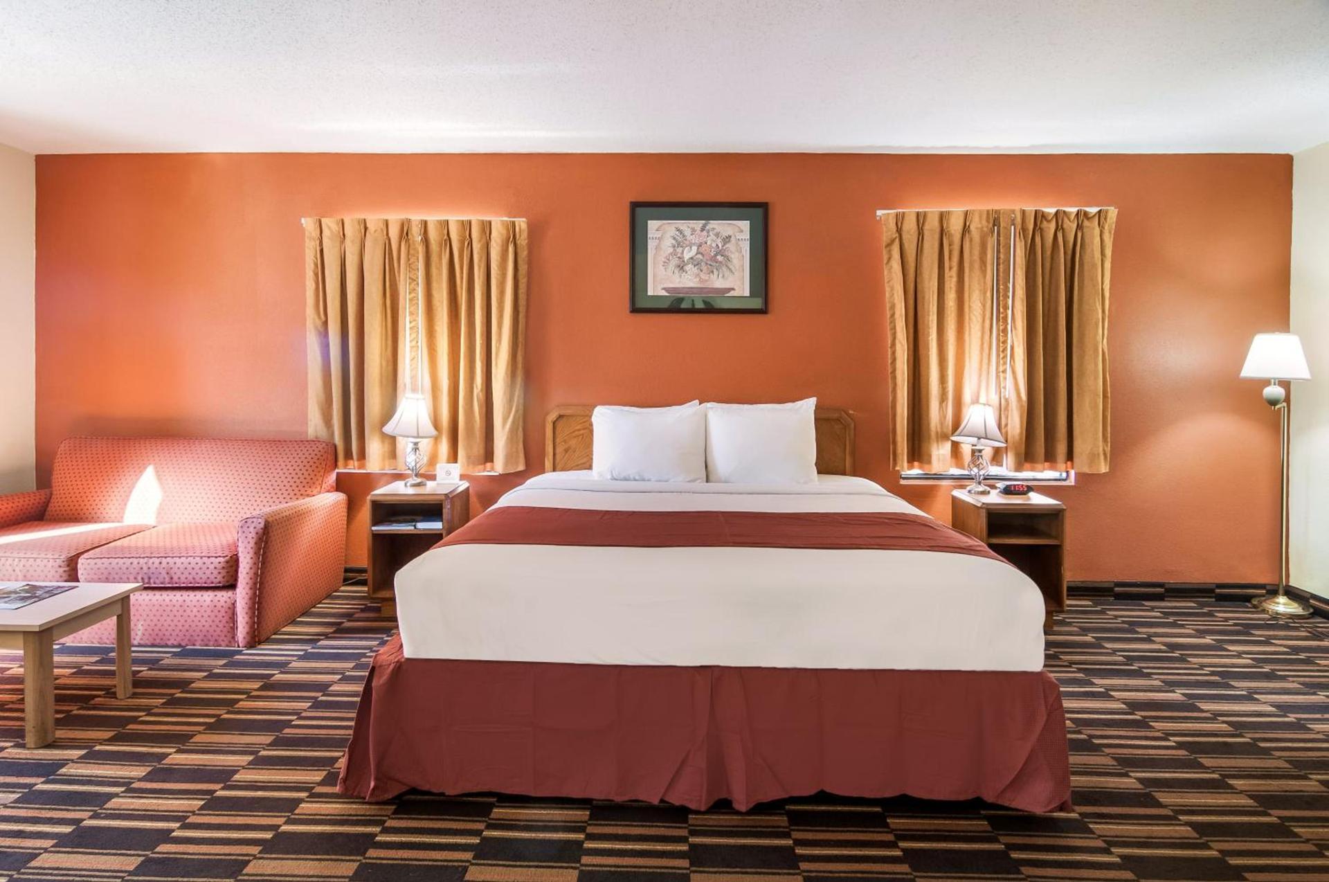 Red Carpet Inn Newark - Irvington NJ photo 4