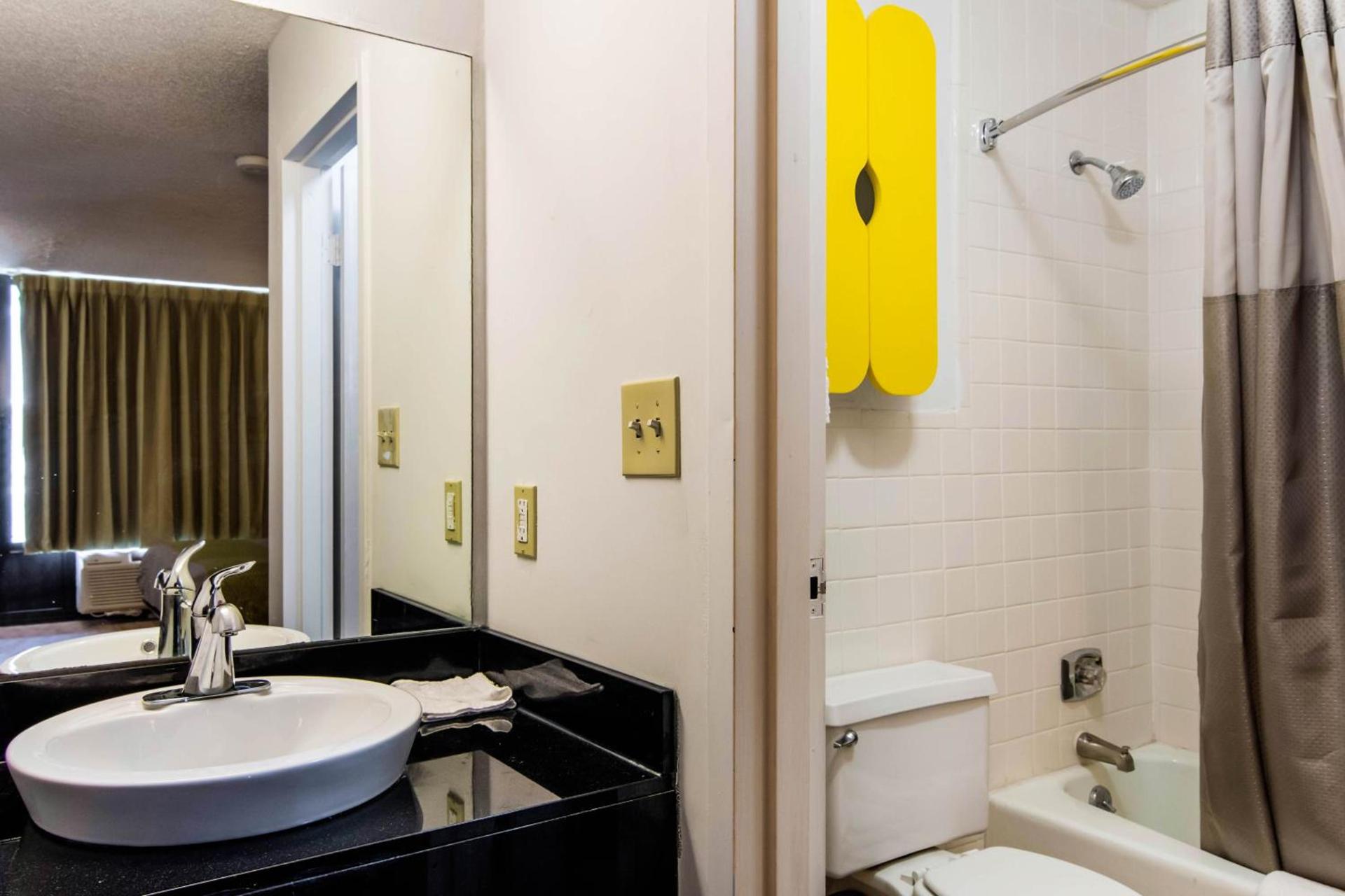 Studio 6 Extended Stay - Lagrange, GA photo 33
