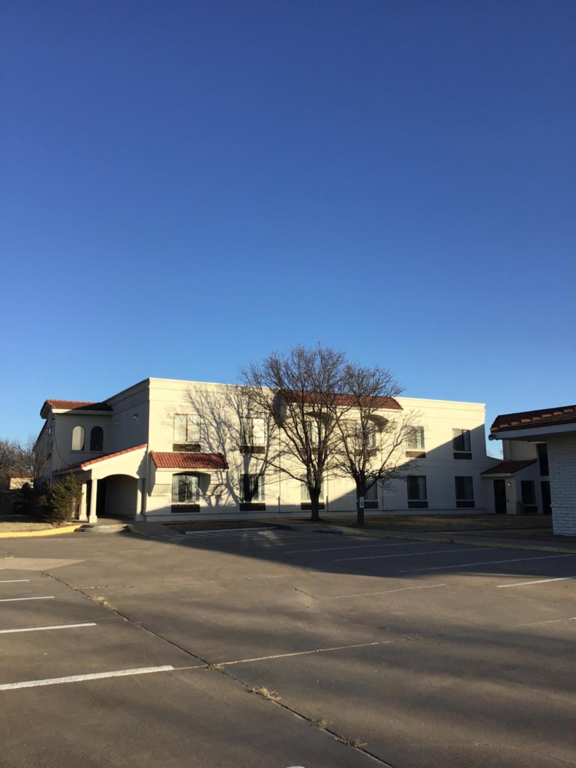 7 boutique hotel — hotel in Pratt