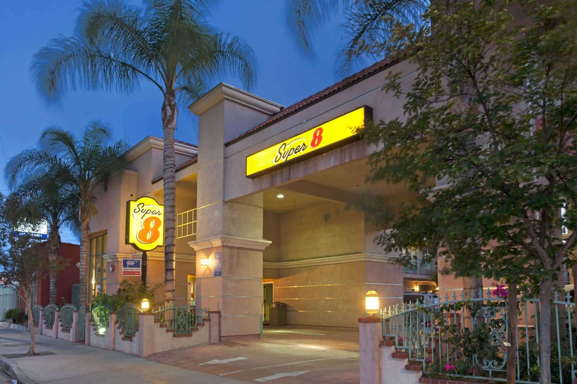 Super 8 by Wyndham North Hollywood — hotel in North Hollywood