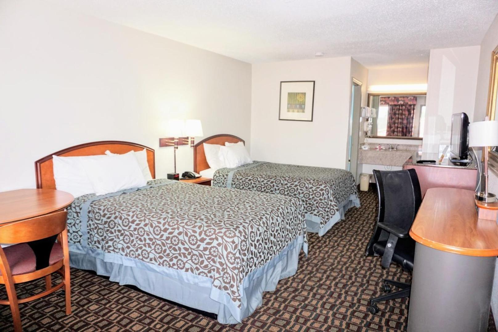 Days Inn by Wyndham Augusta Wheeler Road photo 16