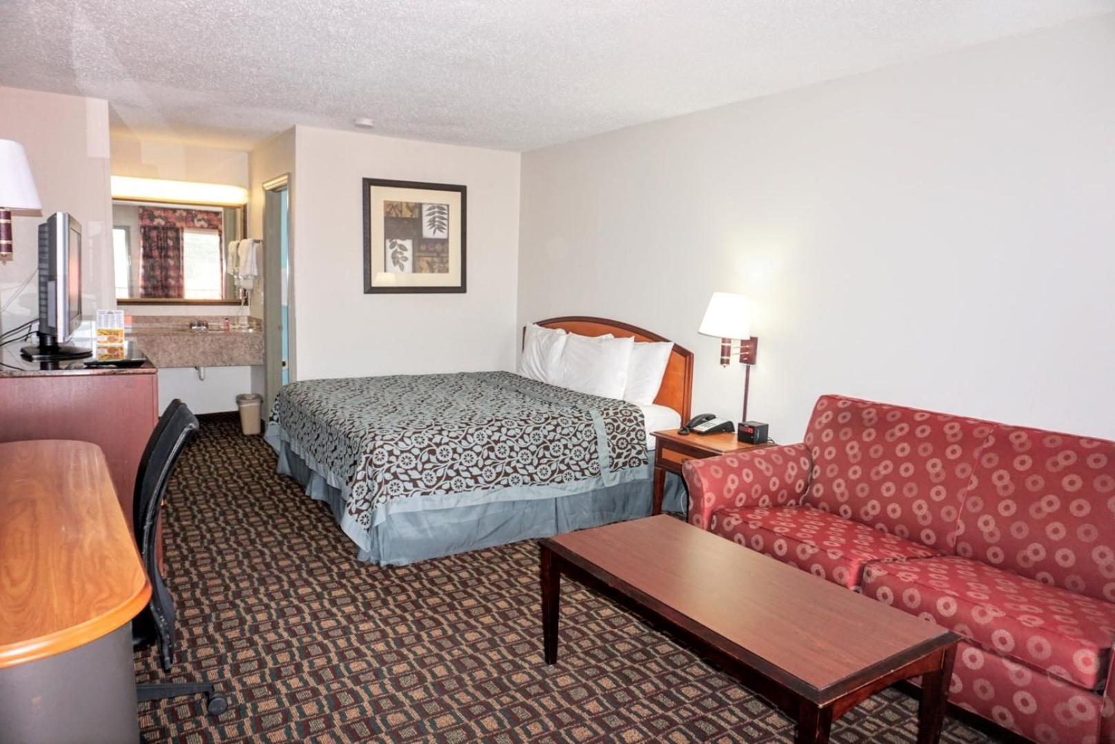 Days Inn by Wyndham Augusta Wheeler Road photo 18