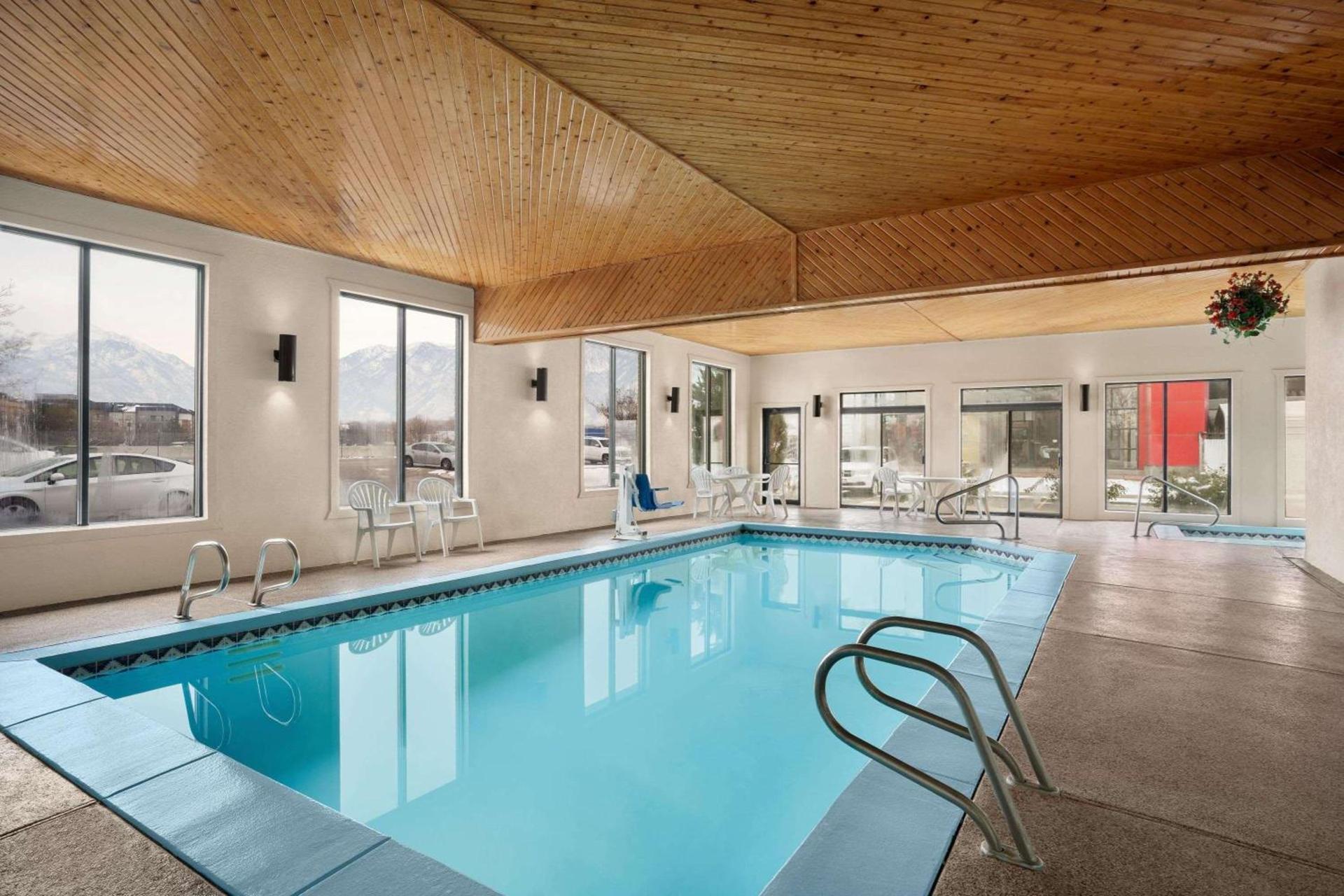 Super 8 by Wyndham S Jordan/Sandy/Slc Area photo 4
