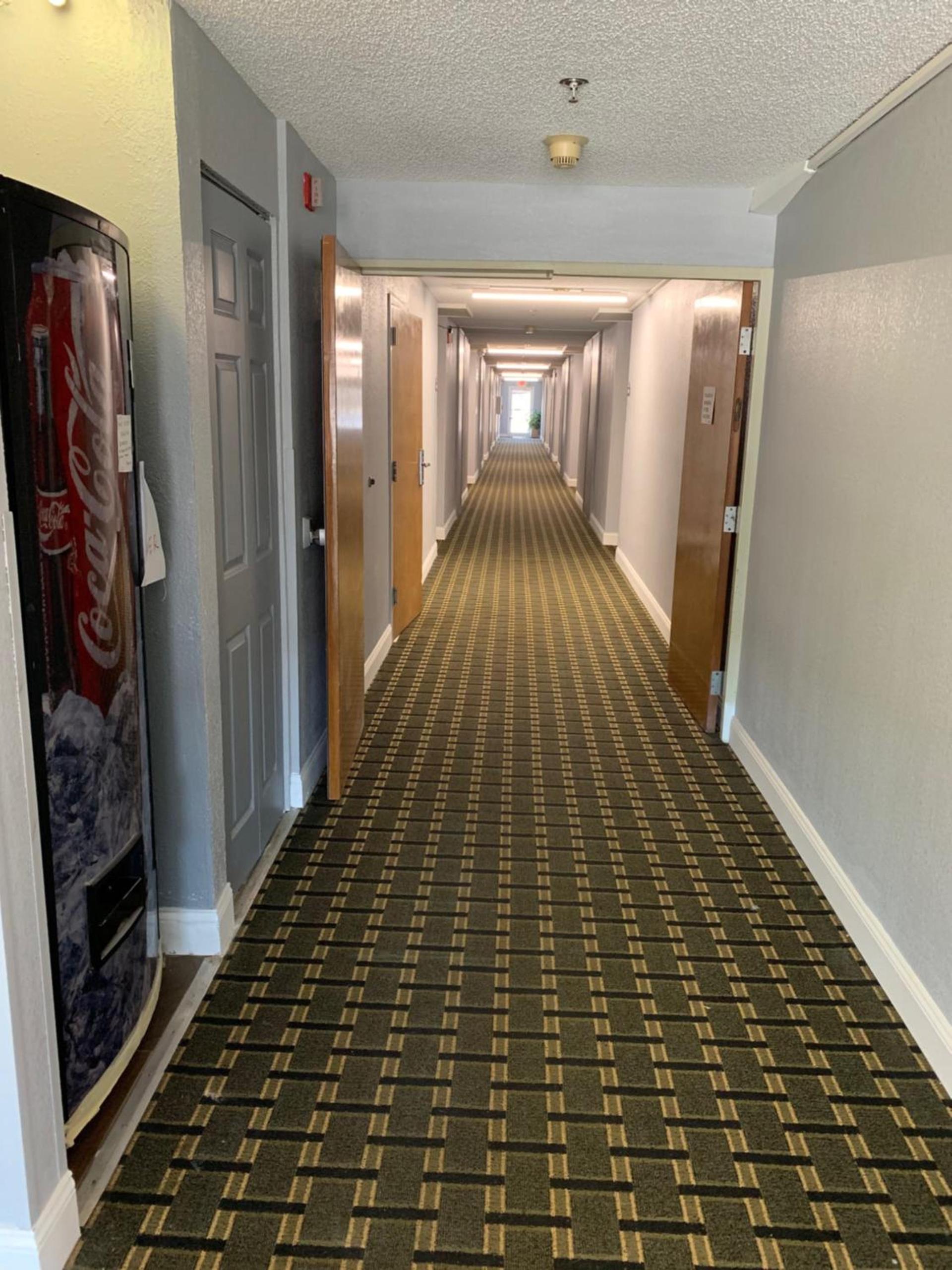 Days Inn by Wyndham Thomson photo 3
