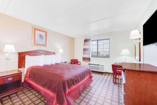Days Inn & Suites by Wyndham Laredo photo 19