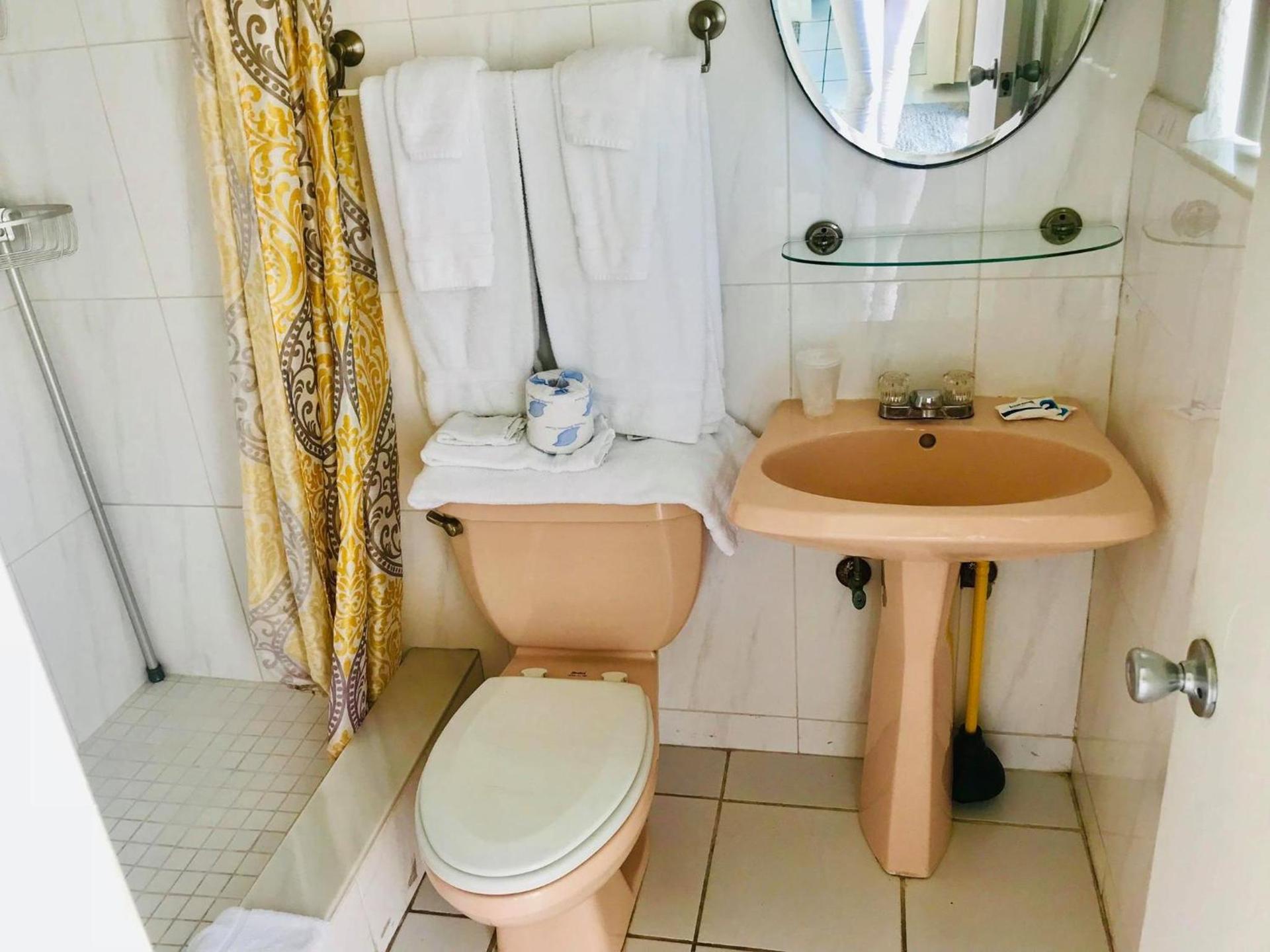 Ebb Tide Resort photo 86