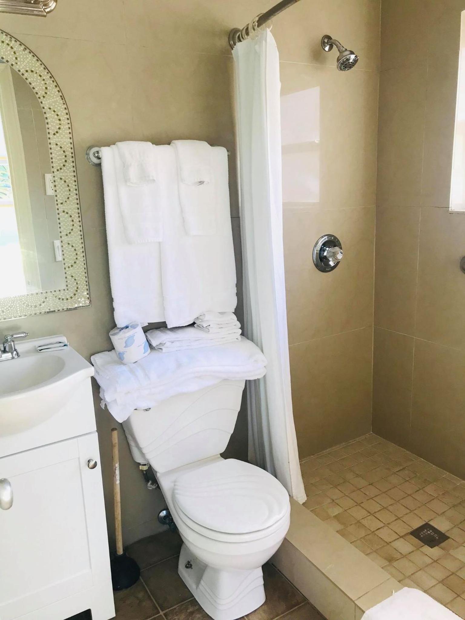 Ebb Tide Resort photo 50