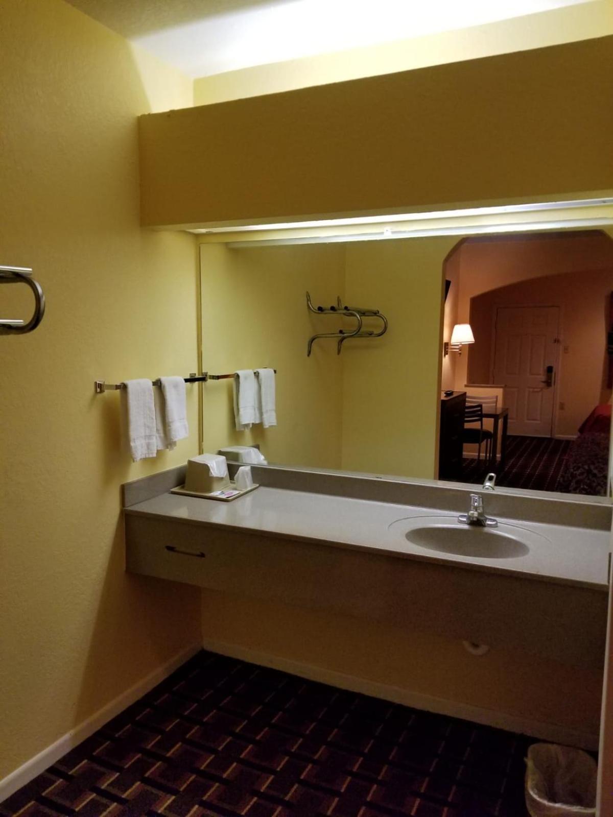 Texan Inn & Suites photo 10
