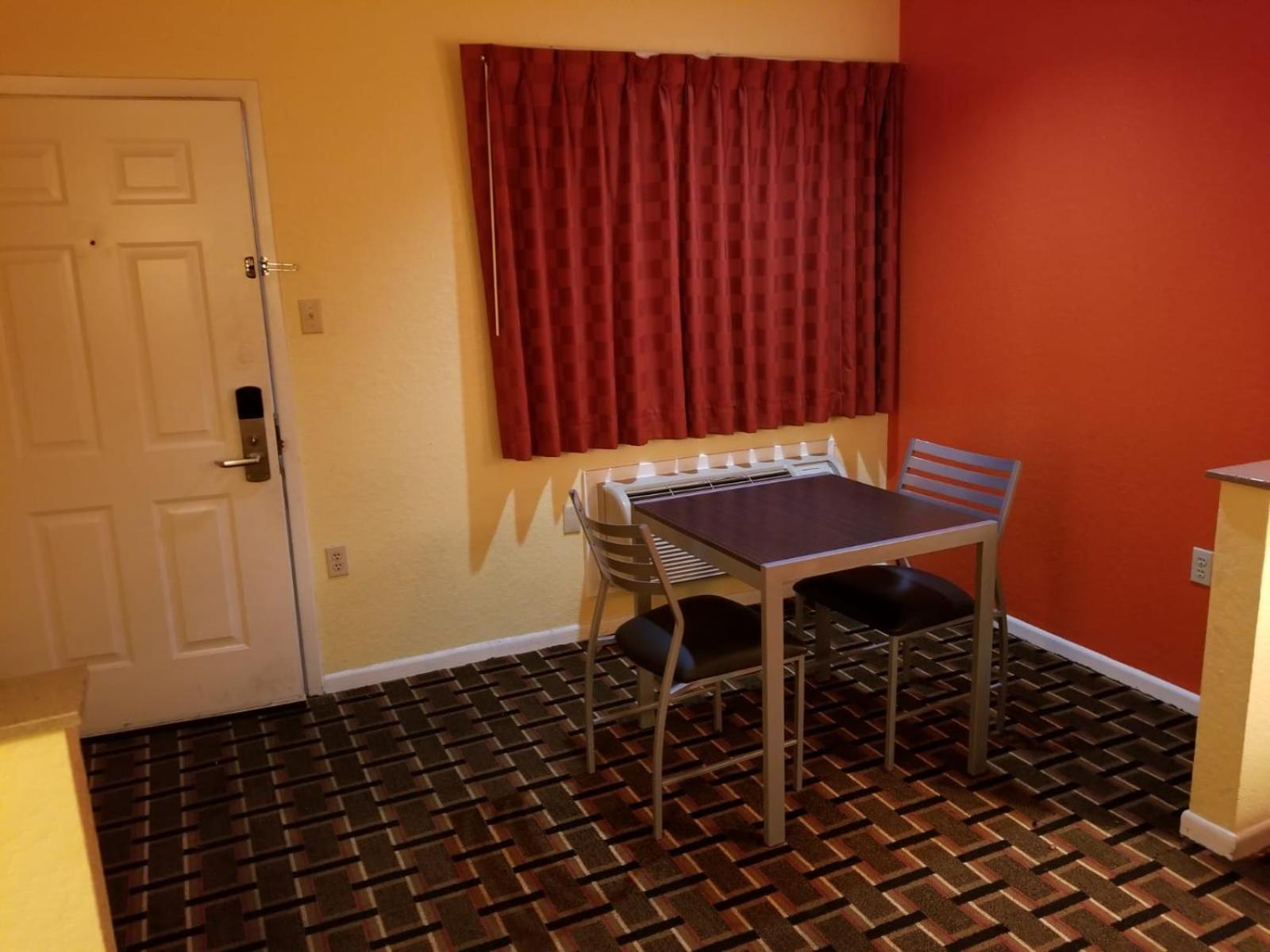Texan Inn & Suites photo 3