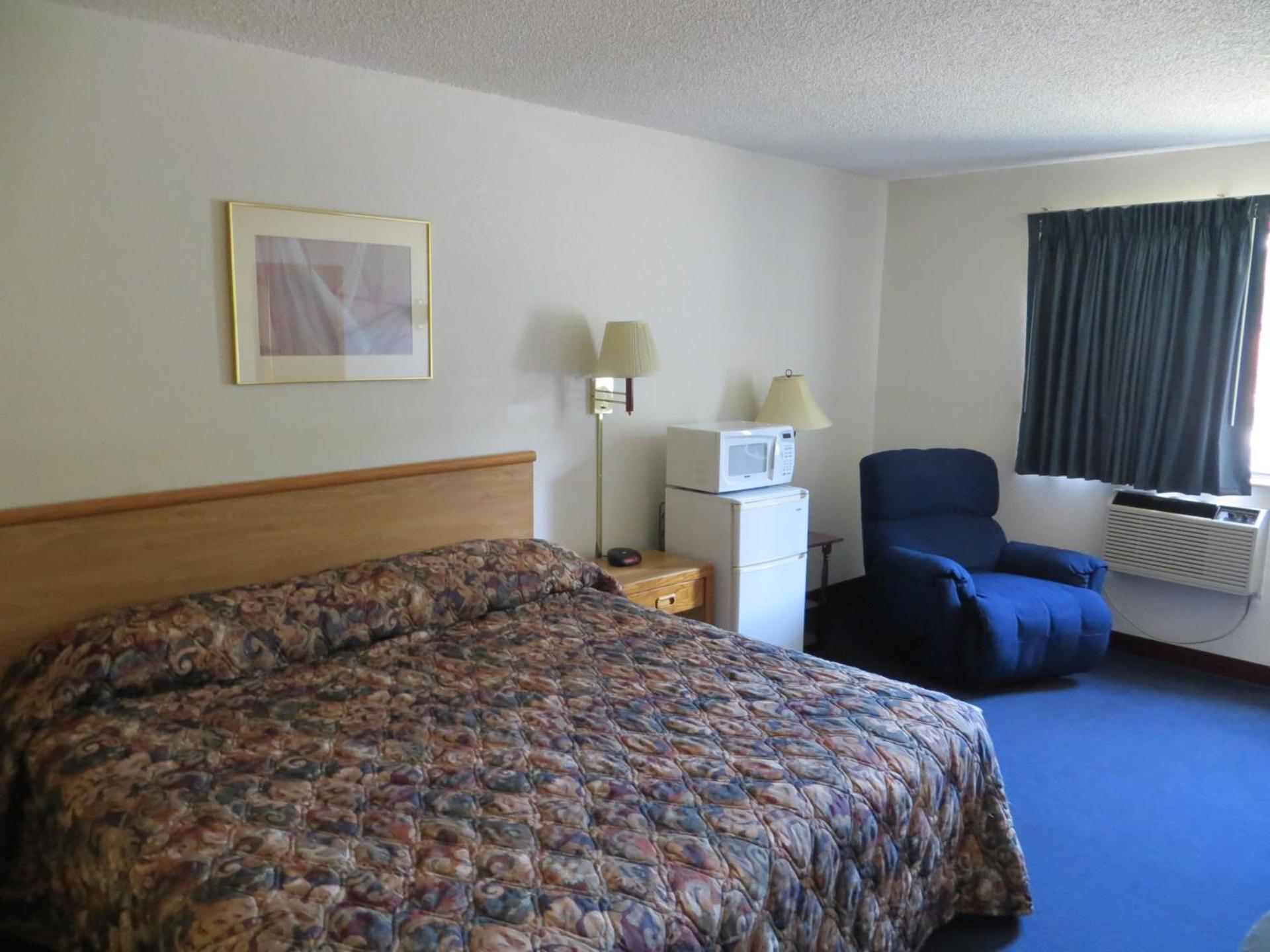 Super 8 by Wyndham Hot Springs photo 18