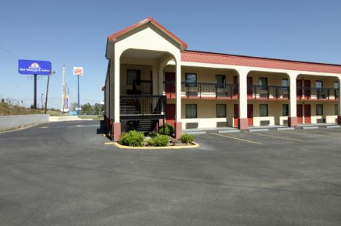 Americas Best Value Inn & Suites Macon at Eisenhower Pkwy photo 1