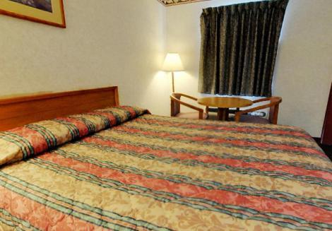 Americas Best Value Inn & Suites Macon at Eisenhower Pkwy photo 3