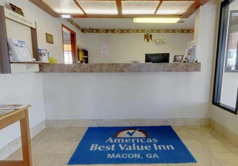 Americas Best Value Inn & Suites Macon at Eisenhower Pkwy photo 5